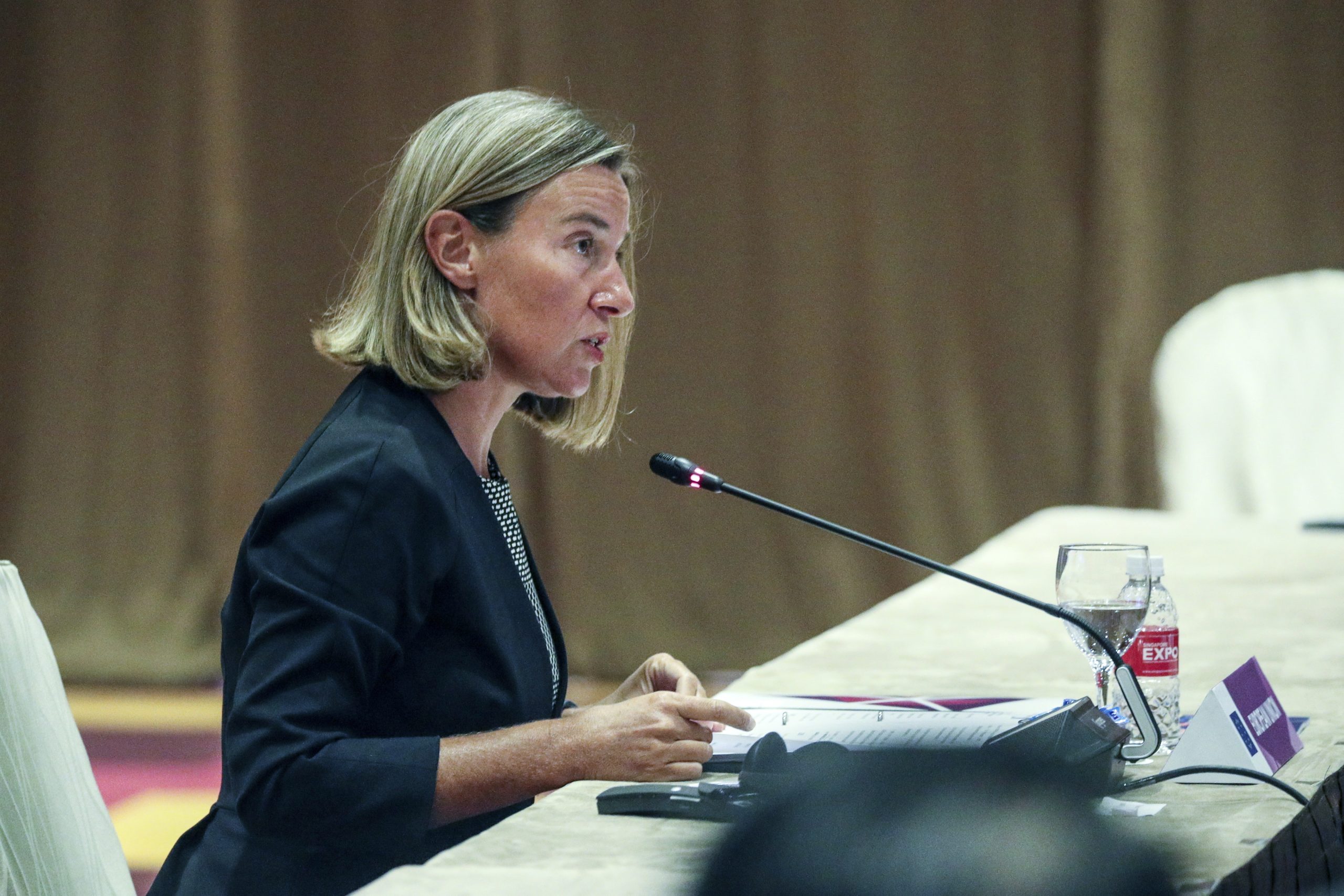 Chefe da diplomacia europeia defende necessidade de preservar relações comerciais com o Irão