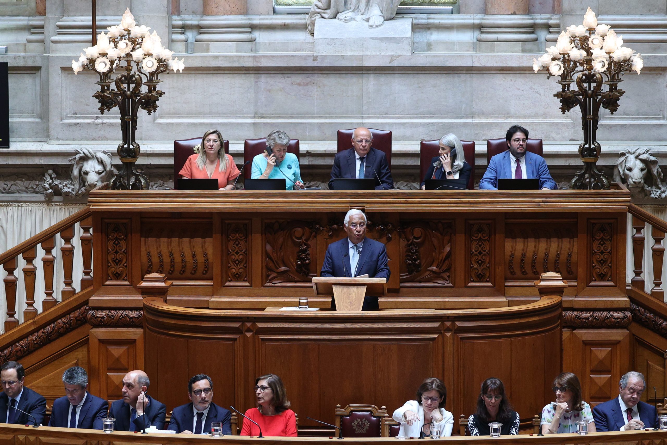 PSD leva hoje a votos propostas de redução fiscal que PS só quer discutir no Orçamento