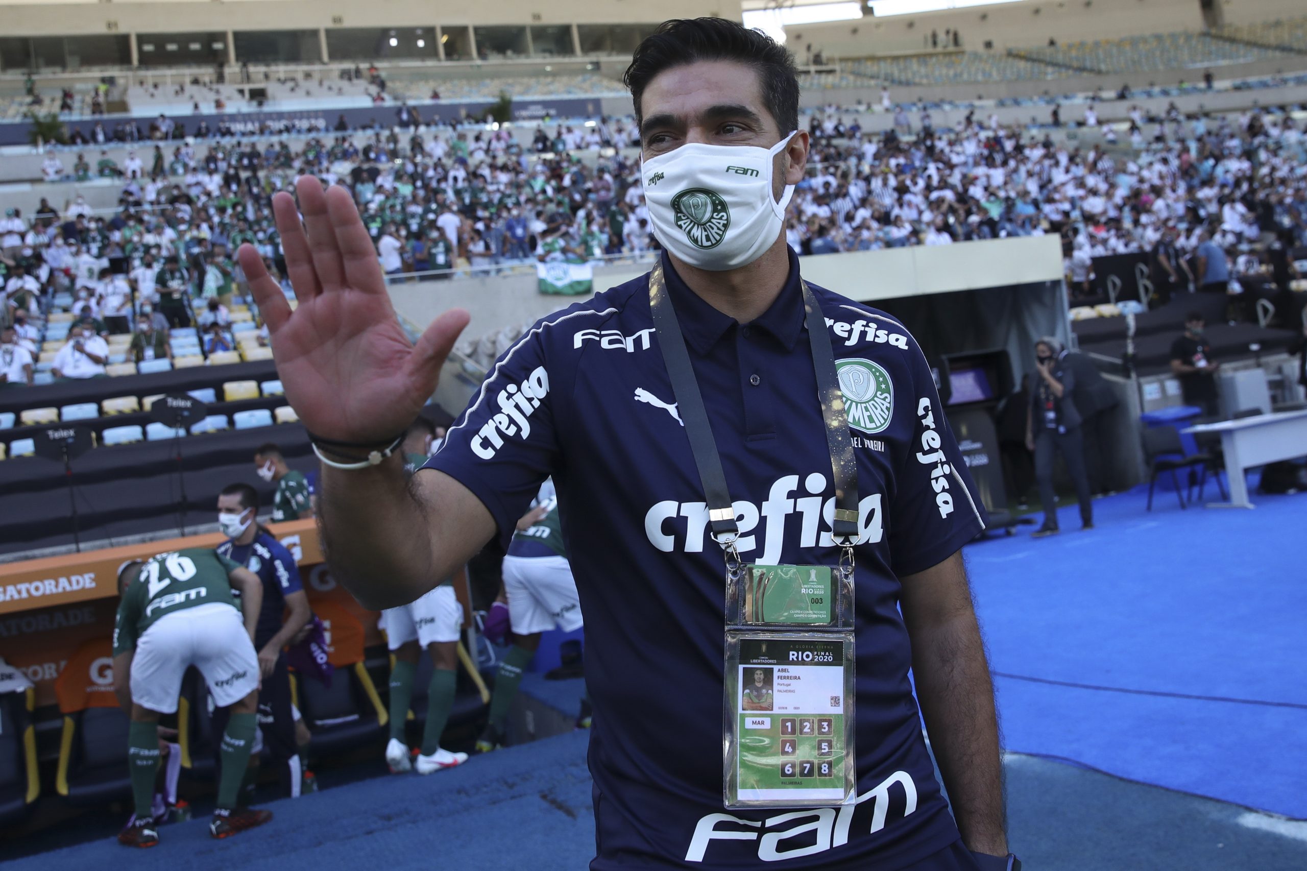 Presidentes da FPF e Liga felicitam Abel Ferreira
