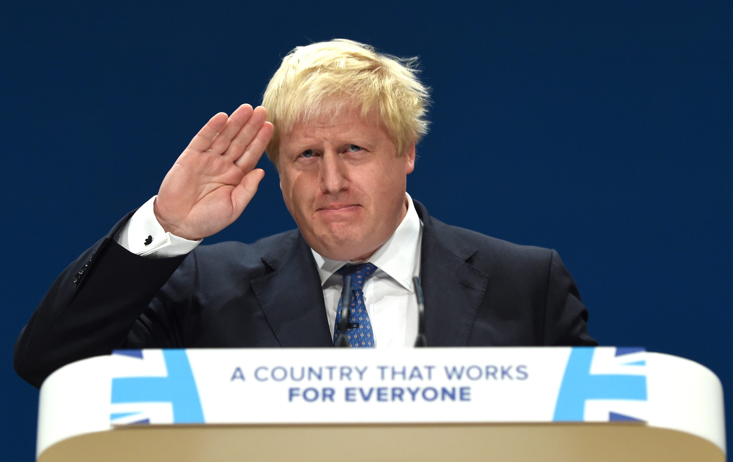 Boris Johnson demitiu-se por discordar de estratégia para o ‘Brexit’