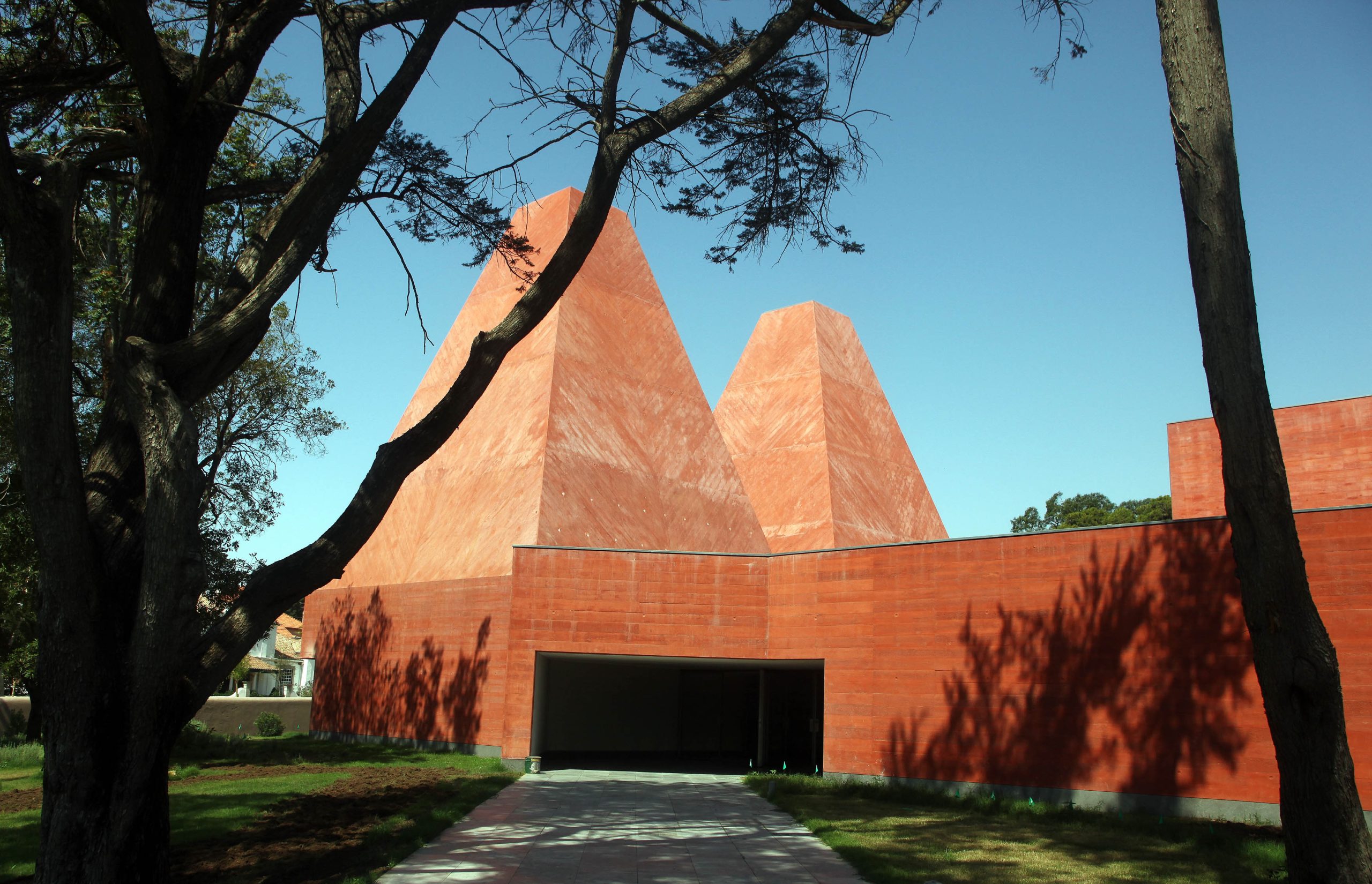 Pintora Paula Rego e Câmara de Cascais vão renovar acordo da Casa das Histórias