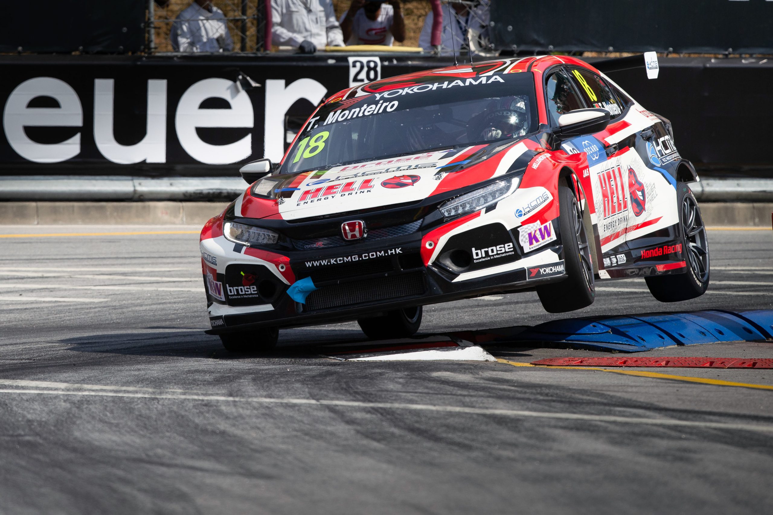 Tiago Monteiro em oitavo lugar na primeira corrida de WTCR do fim de semana na Alemanha