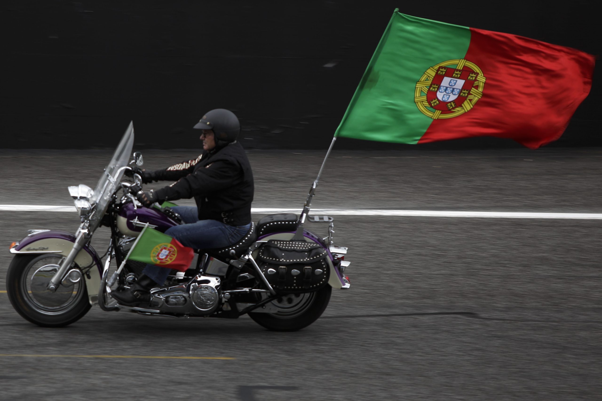 1500 motociclistas vão descobrir Portugal de Lés-a-Lés