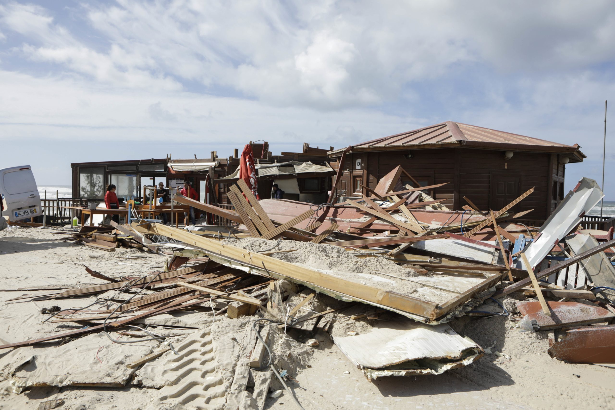 Deputados do PS questionam Governo sobre reconstrução do posto marítimo na Praia da Vieira