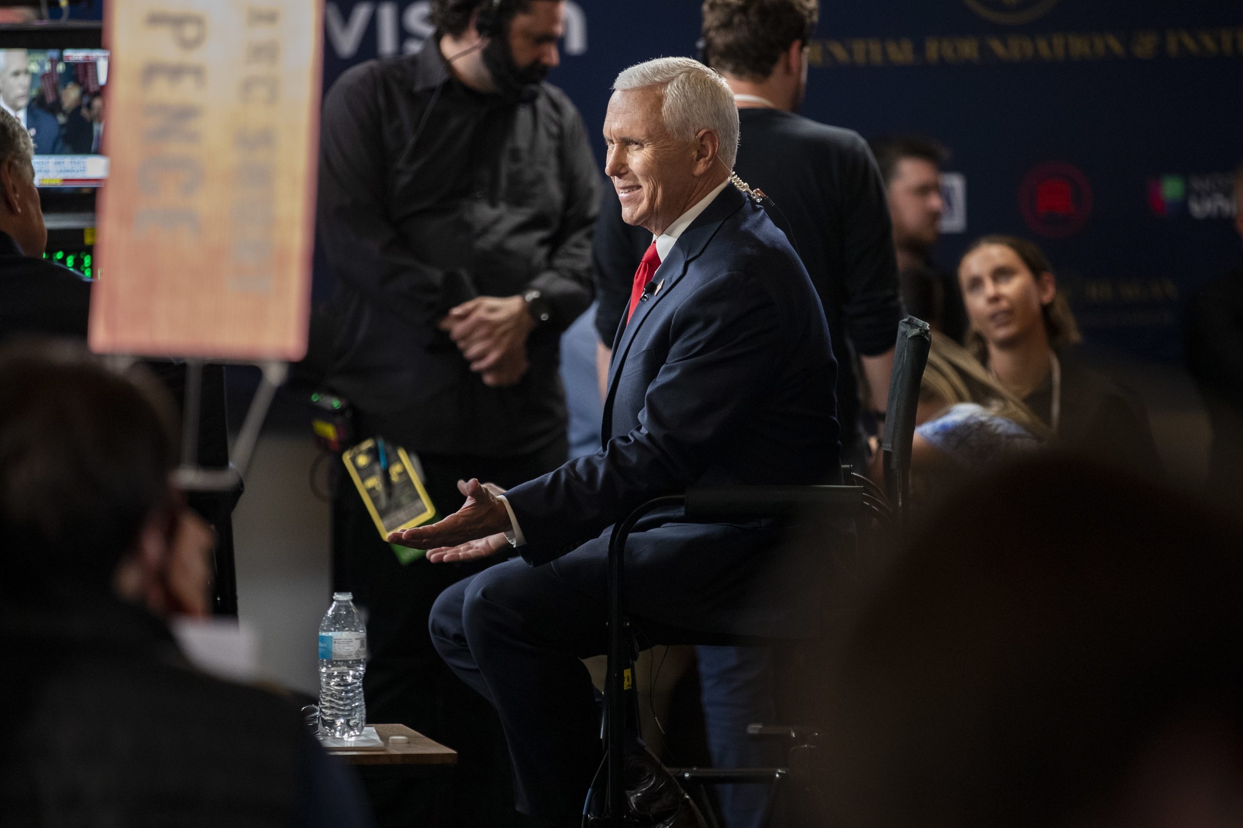 Mike Pence “profundamente desiludido” com destituição de líder da Câmara dos Representantes