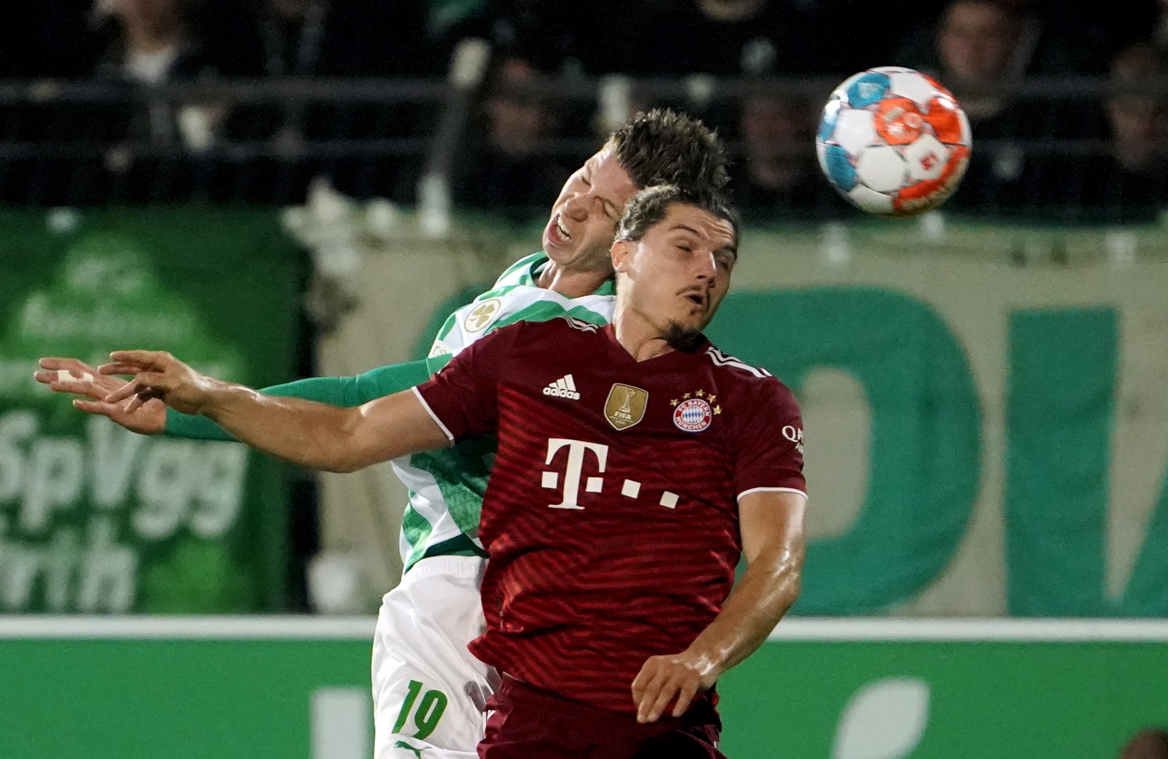 Bayern vence em casa do lanterna-vermelha e isola-se no topo da ‘Bundesliga’
