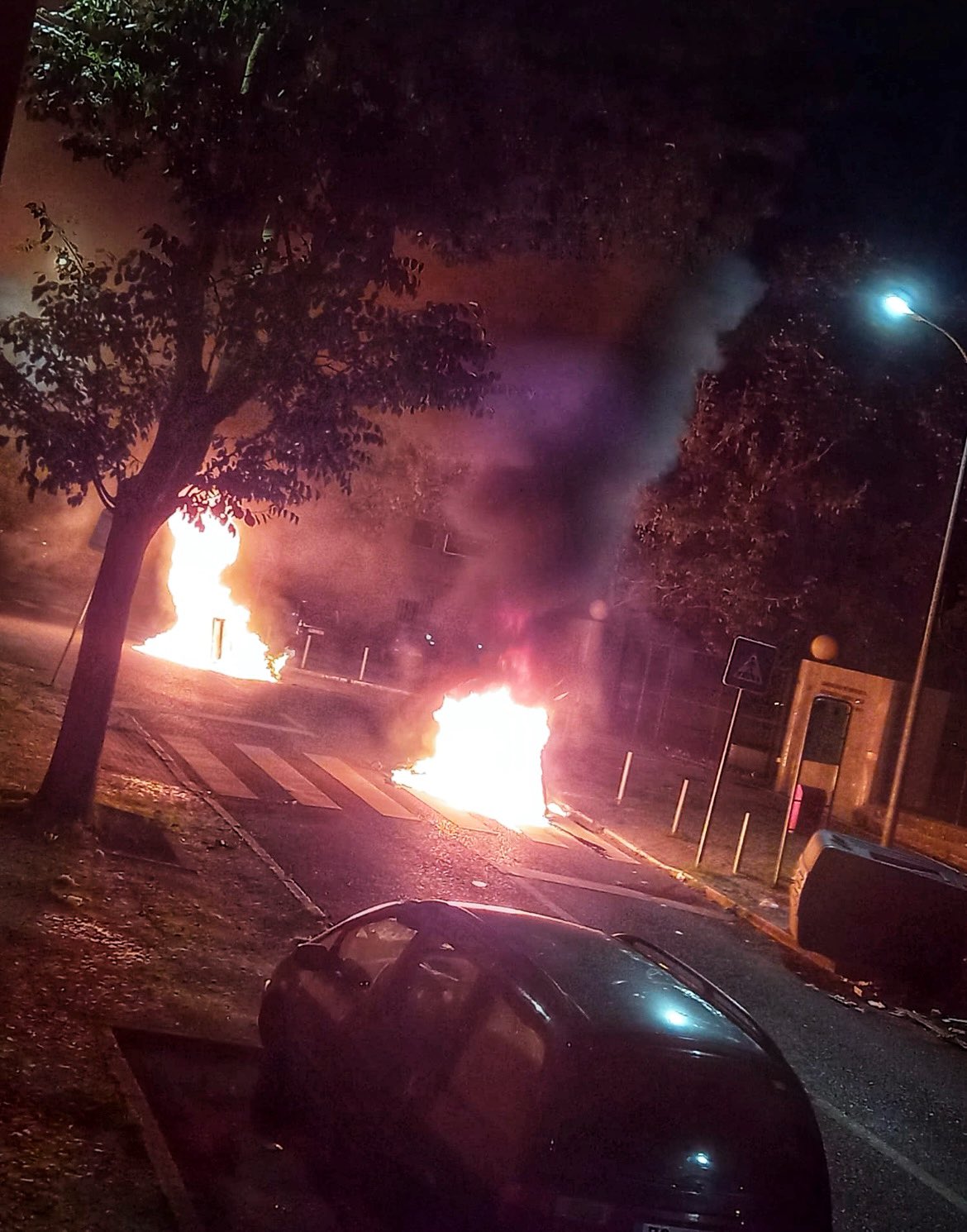 Desacatos, incêndios e apedrejamentos à PSP marcaram noite no Bairro do Zambujal, onde um homem foi baleado pelas autoridades