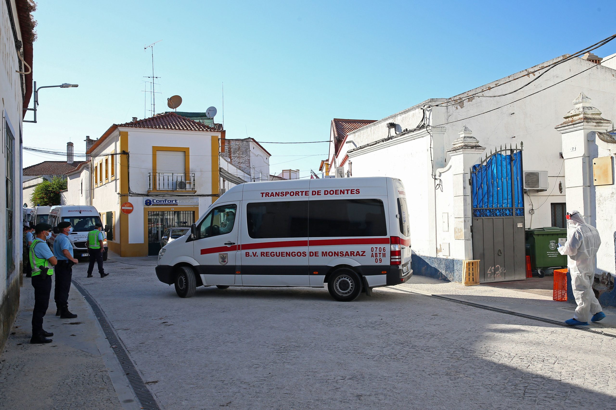 Idosos infetados transportados de lar para pavilhão em Reguengos de Monsaraz