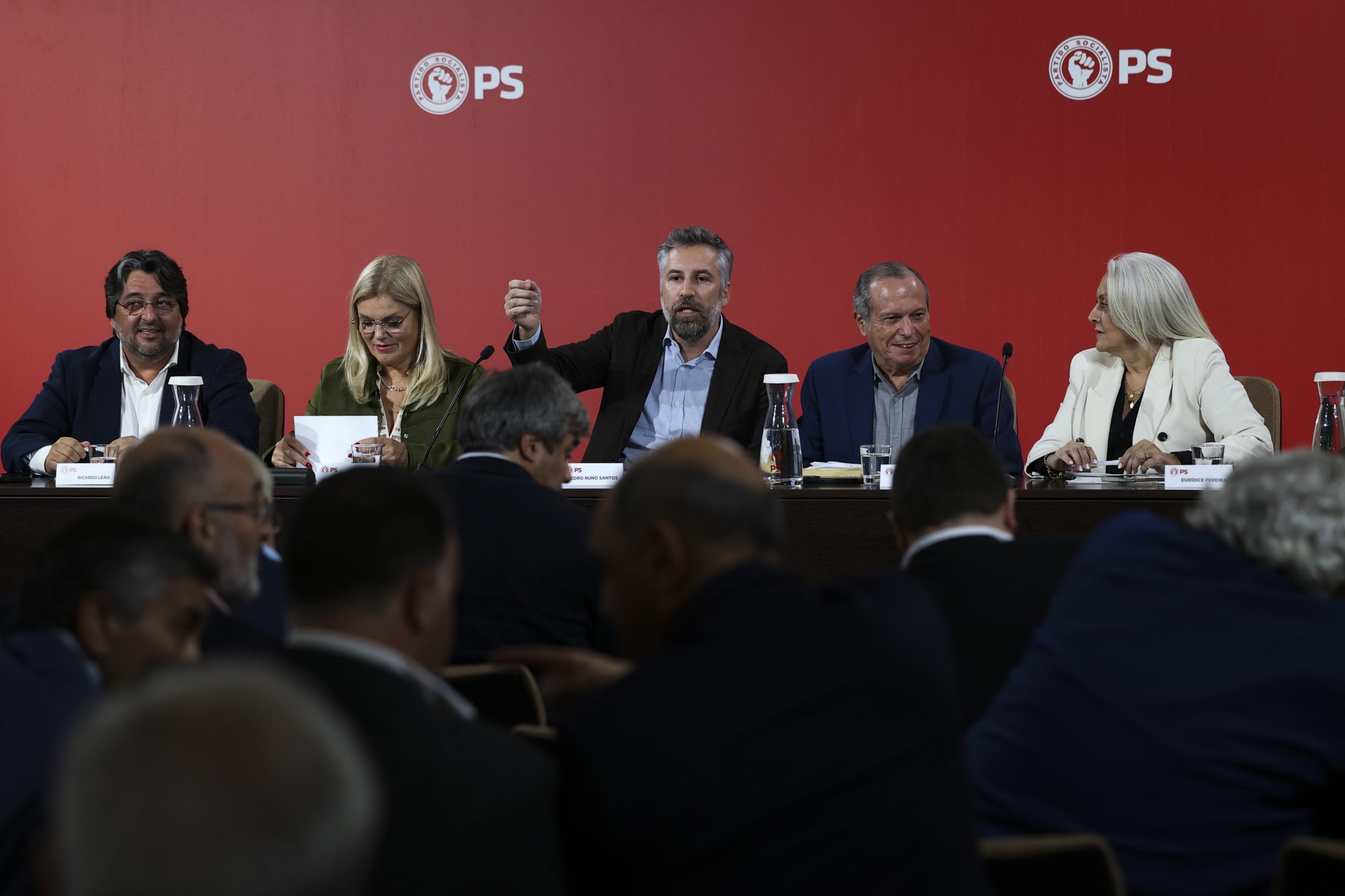 OE2025: Viabilização do PS pela abstenção aprovada por unanimidade pela Comissão Política