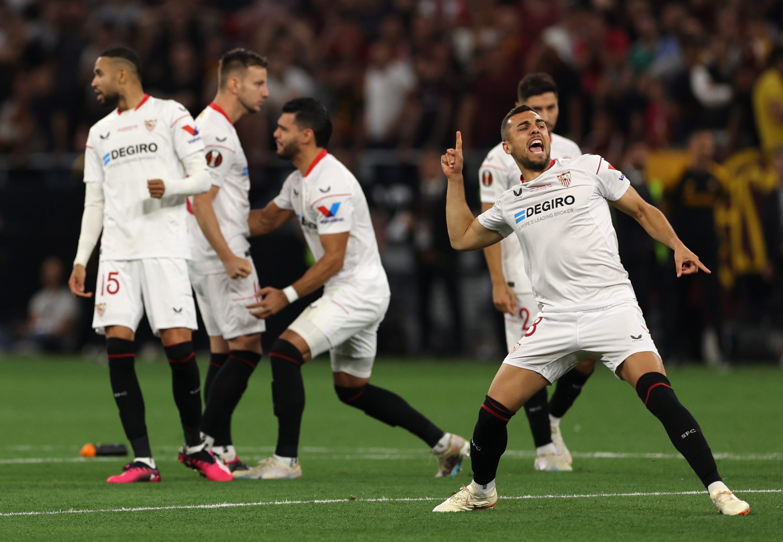 Sevilha conquista Liga Europa pela sétima vez ao bater a Roma de José Mourinho nos penáltis