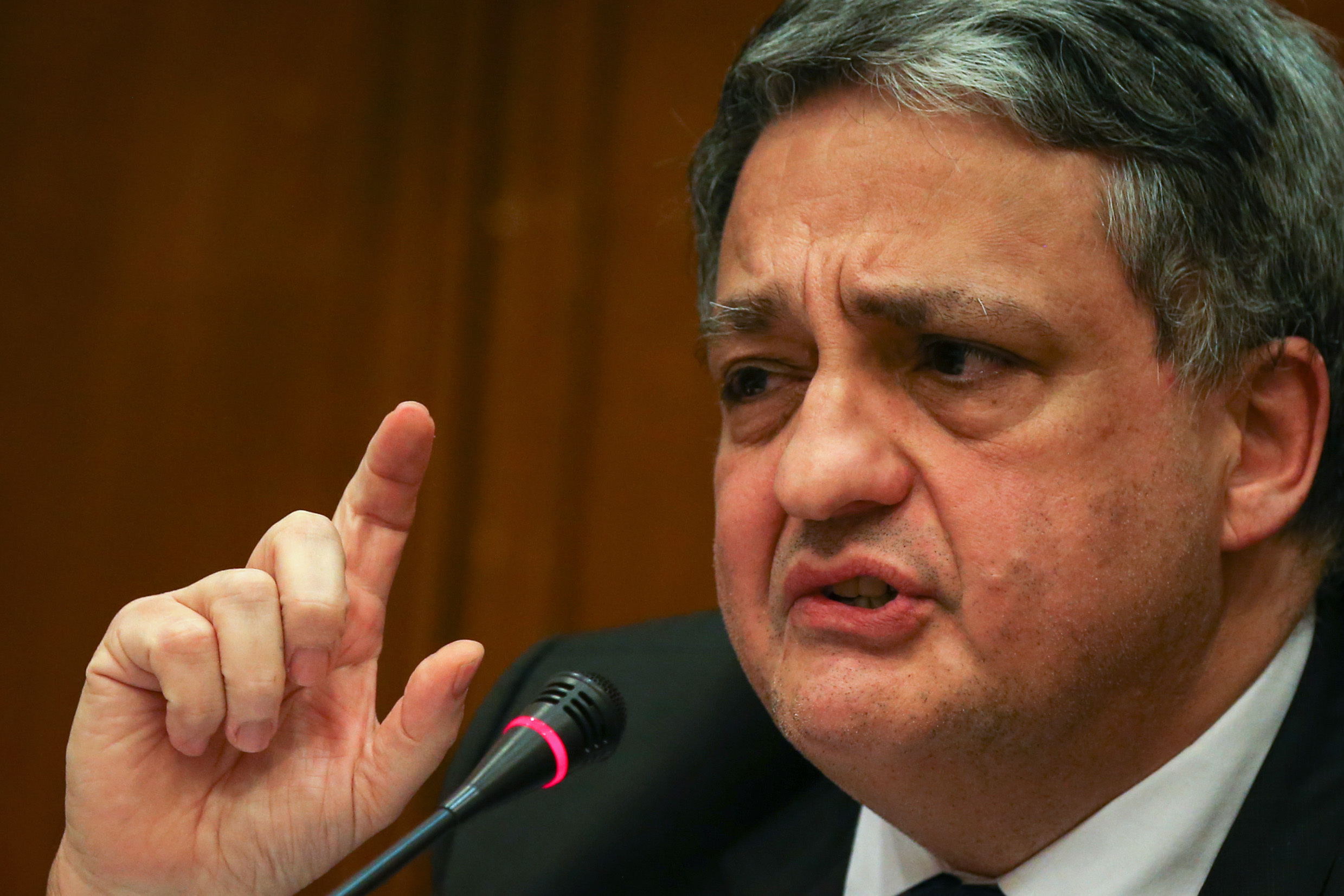 Paulo Macedo recomenda às empresas “estratégias de comunicação ativas e preventivas”