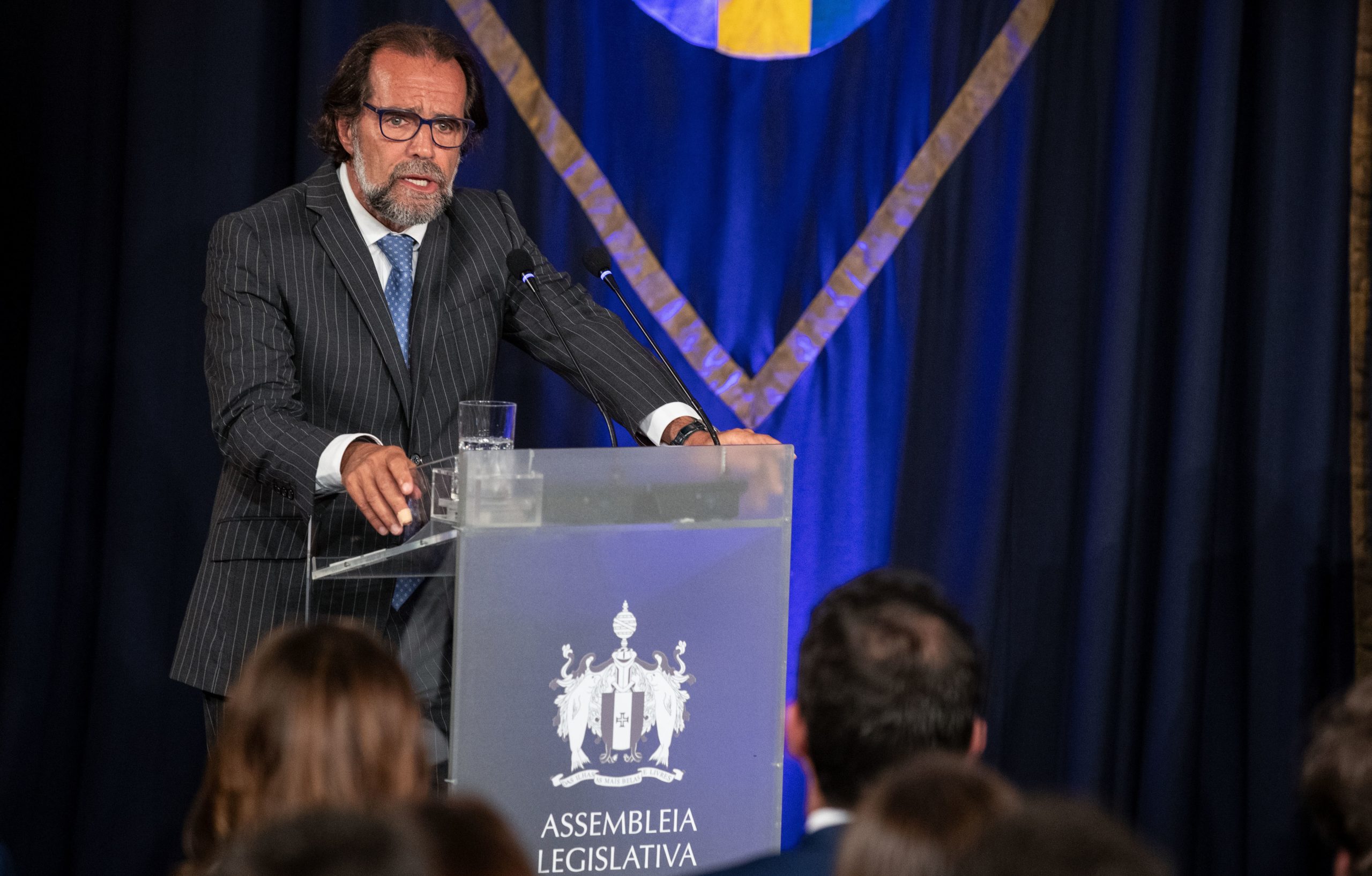 Albuquerque toma posse na Madeira e garante orçamento antes do verão. “Não podemos perder mais tempo”