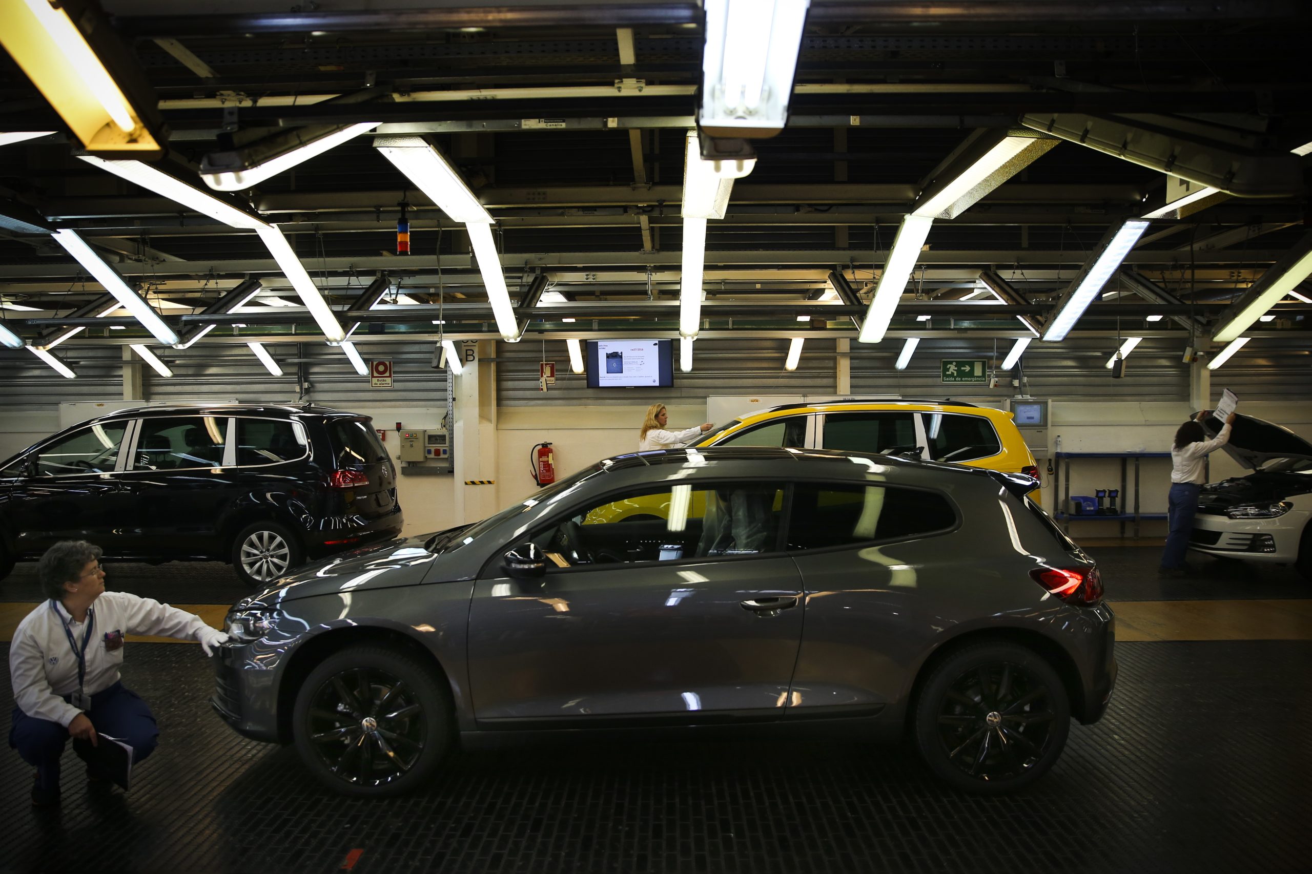 Começa hoje greve na Vanpro, fornecedora da Autoeuropa, contra trabalho ao domingo