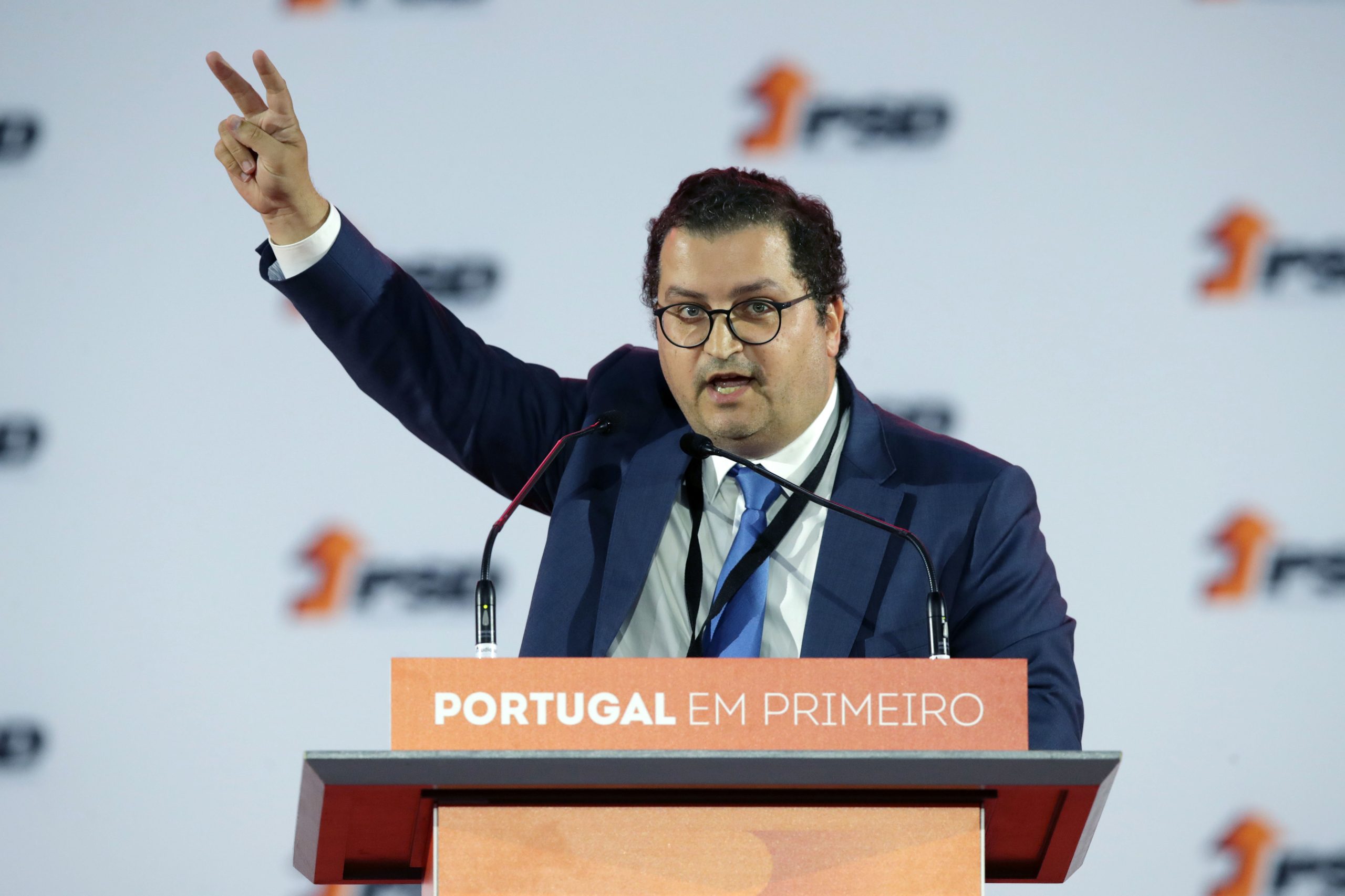 Miranda Sarmento acusa PS de só querer “ser poder sem ser Governo”