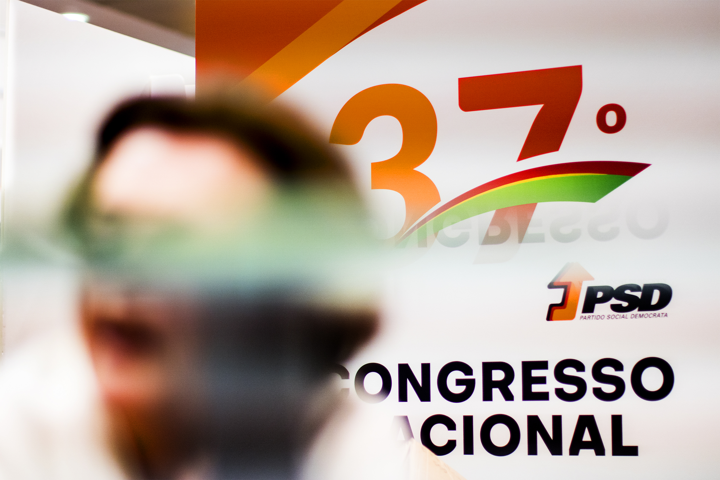 PCP cola Rui Rio à política de Passos e de “desgraça no pais”