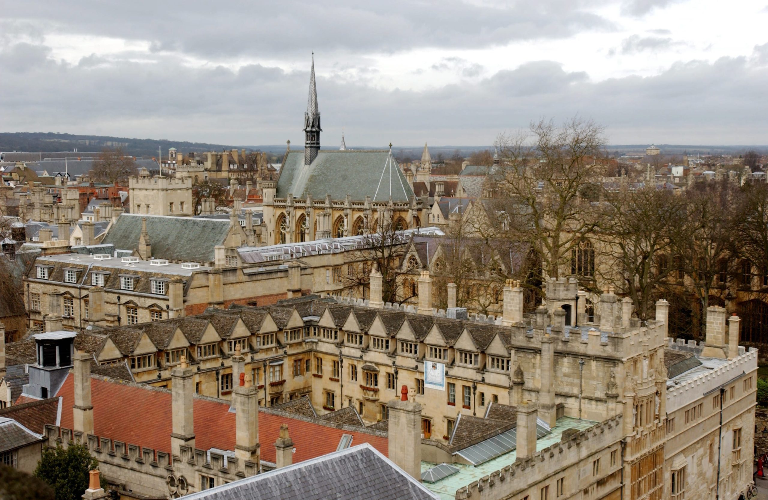 Bibliotecário de Oxford desafia público a escrever a políticos a reivindicar fundos para as bibliotecas