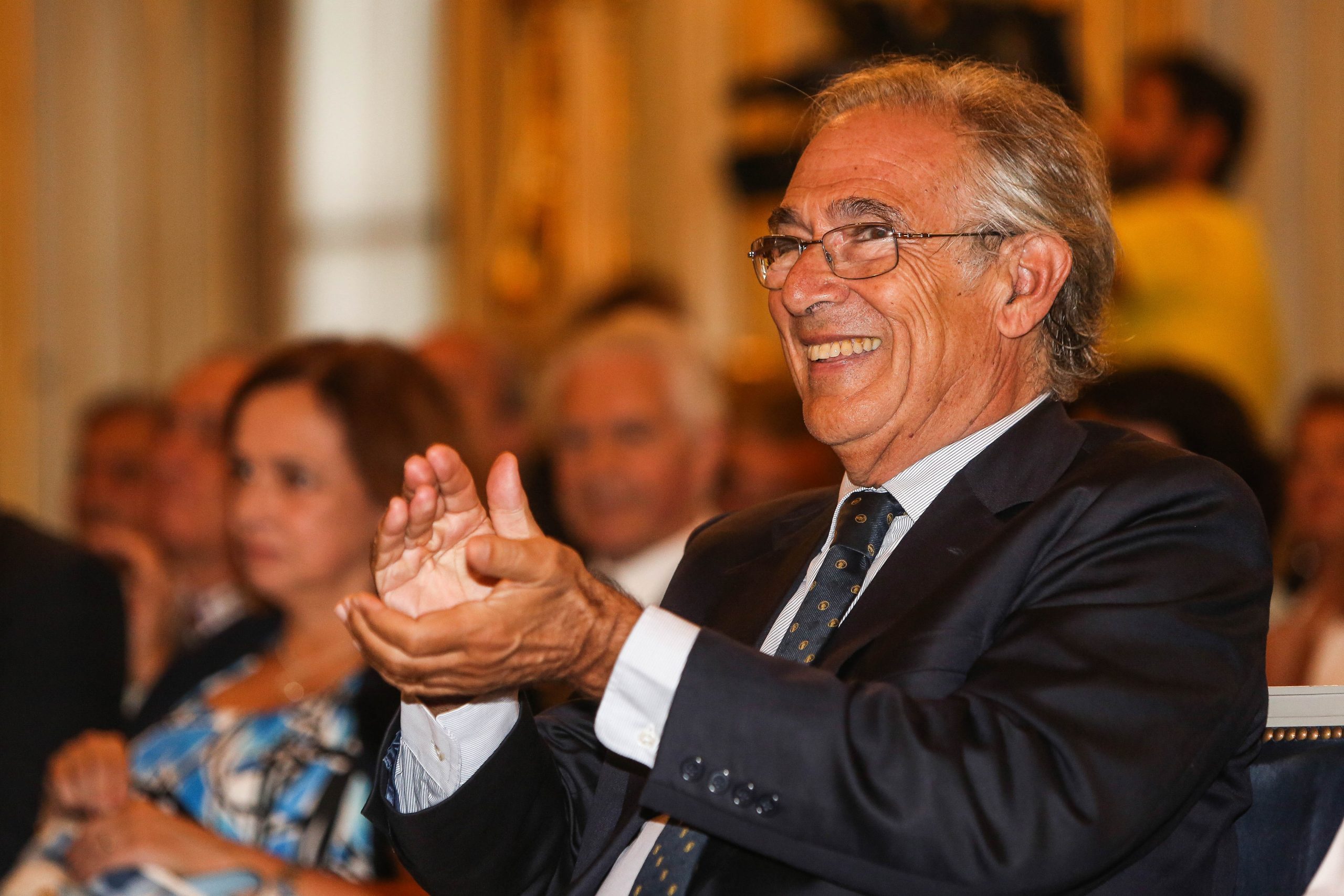Gradiva publica “Os Portugueses” de Manuel Sobrinho Simões