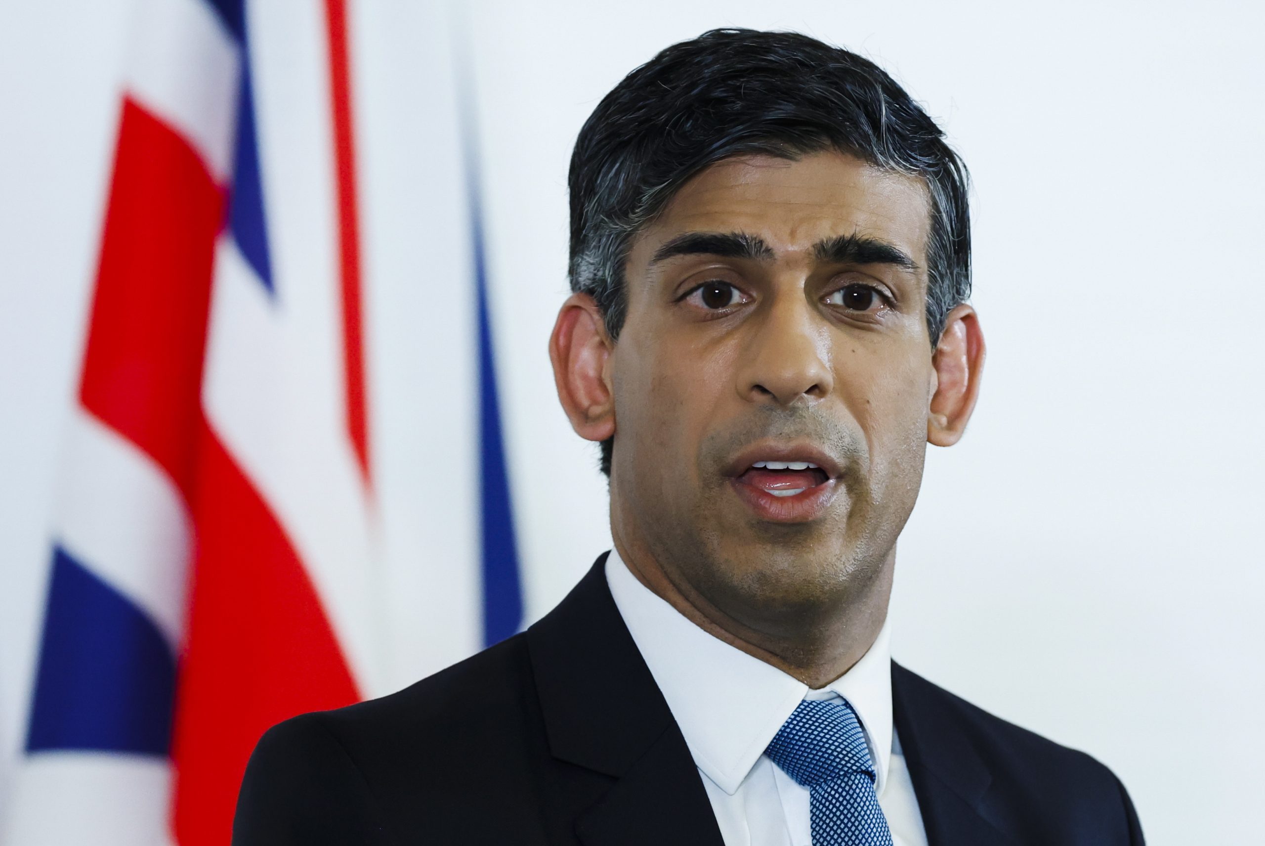 Rishi Sunak destaca apoio militar à Ucrânia como prova de influência internacional