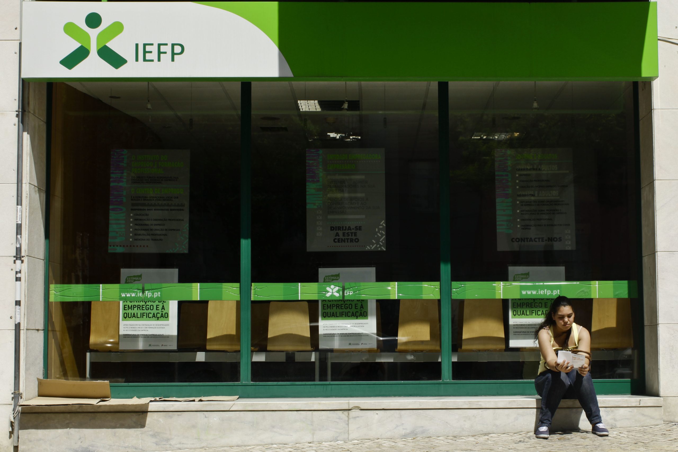 Ministra aponta para menos 6 mil desempregados inscritos no IEFP em fevereiro