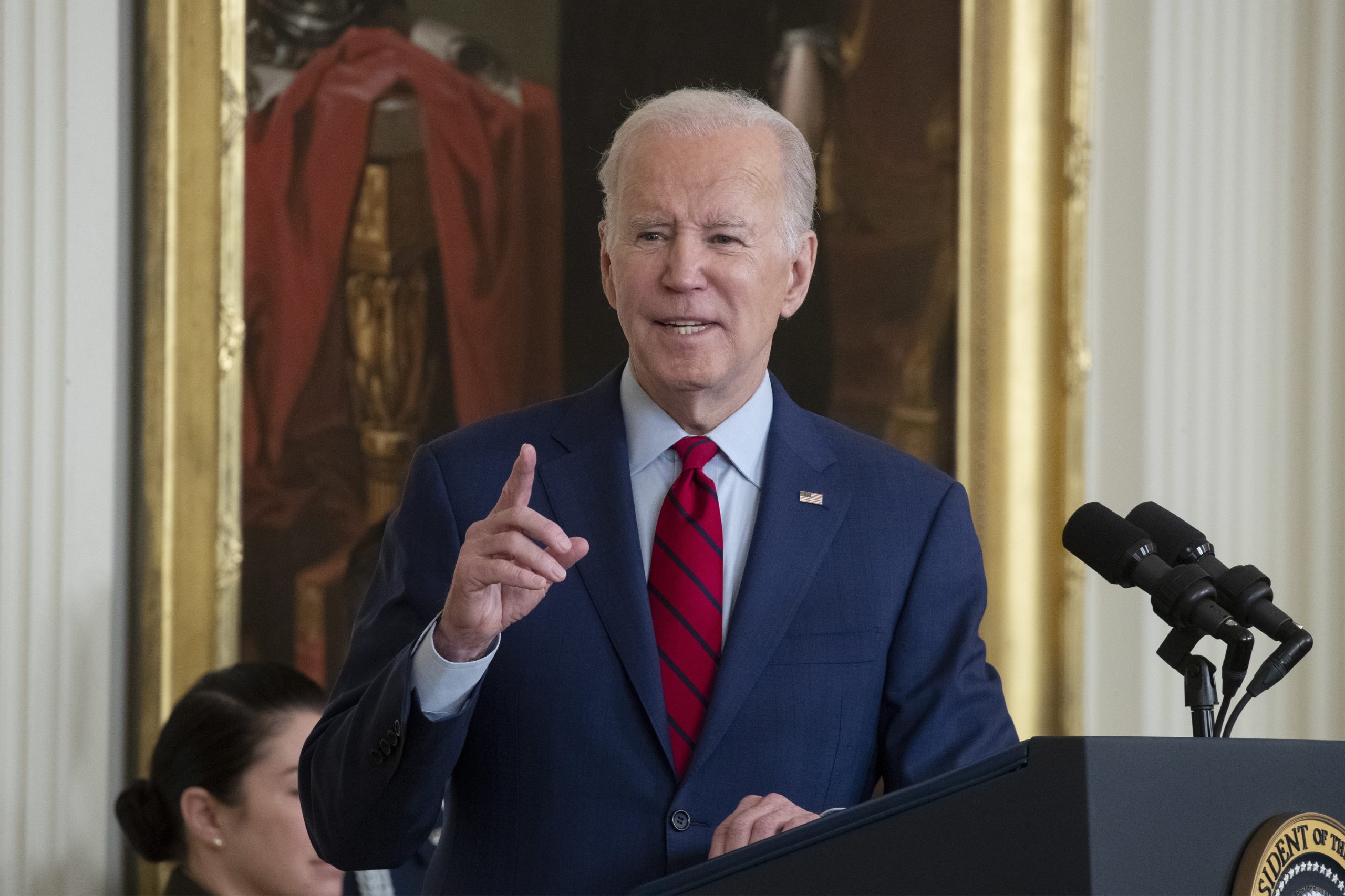 Biden disse a Zelensky que “a liberdade não tem preço”, mas nos Estados Unidos aumentou o número dos que acham que é “demasiada ajuda”