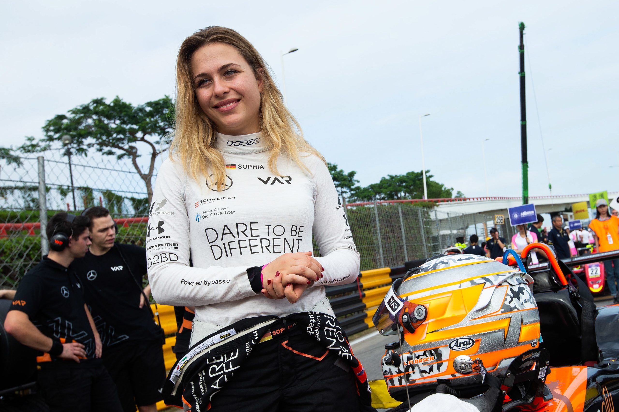Piloto ferida no GP Macau operada com sucesso à coluna vertebral
