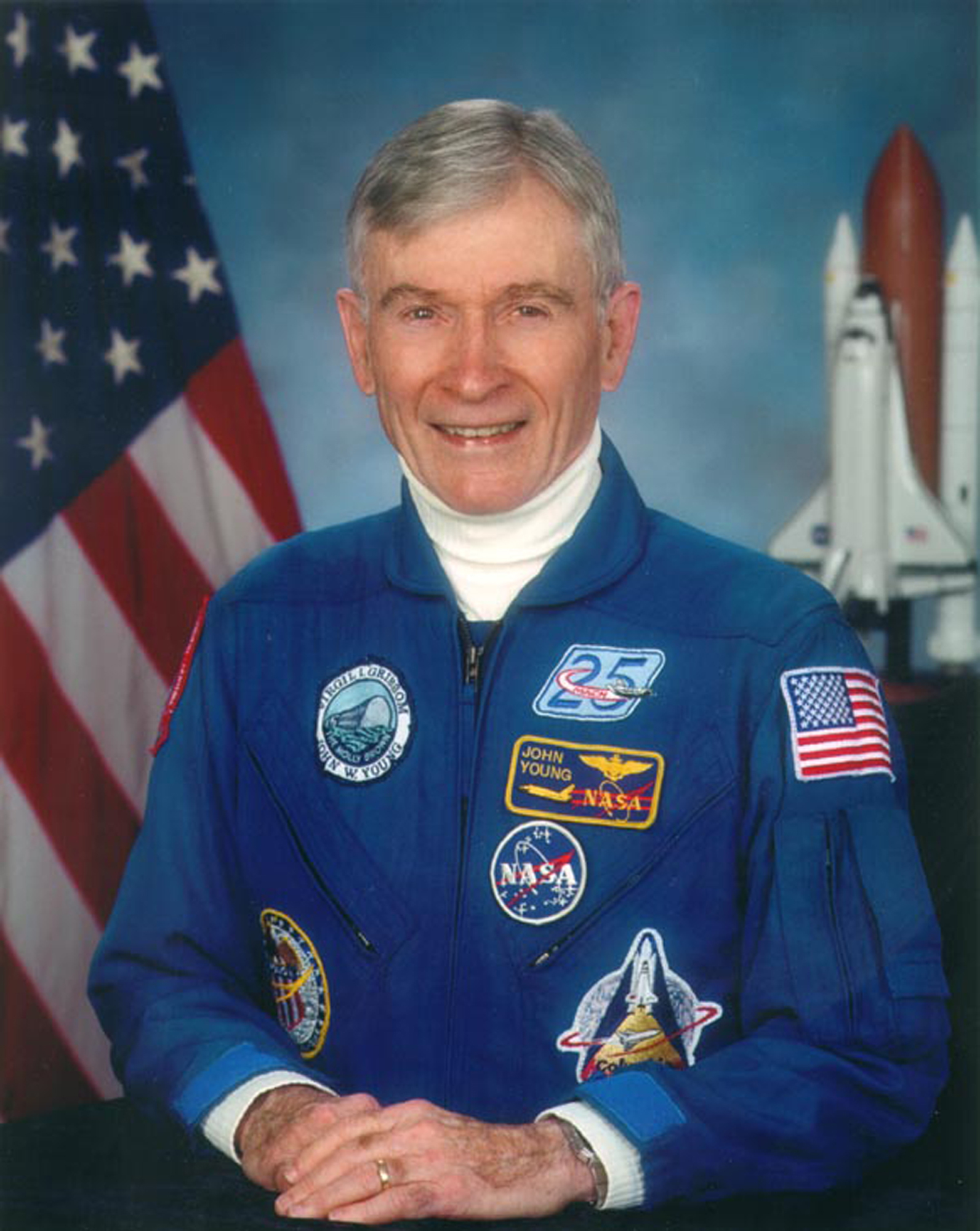 Morreu o astronauta John Young, pioneiro das saídas no espaço