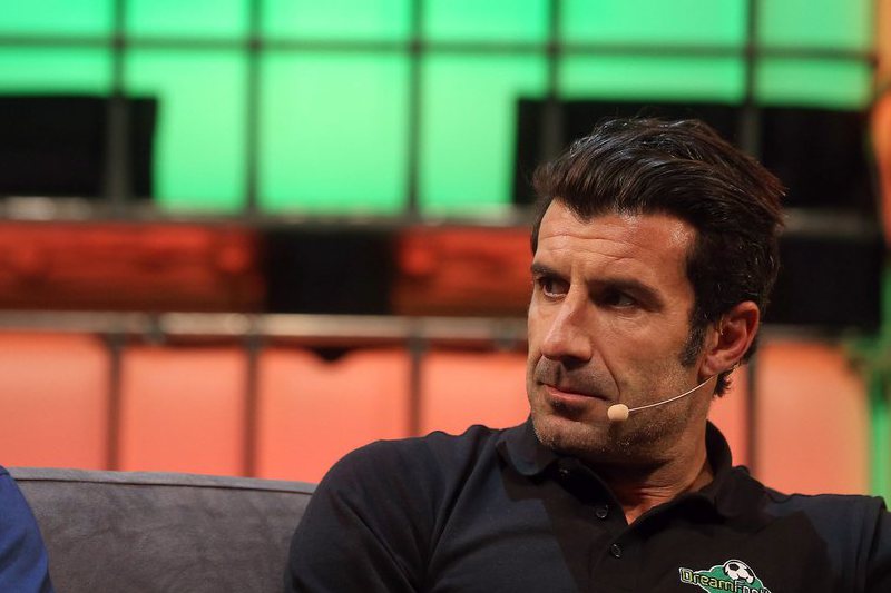 Figo e Rangers juntam antigas estrelas mundiais em jogo solidário