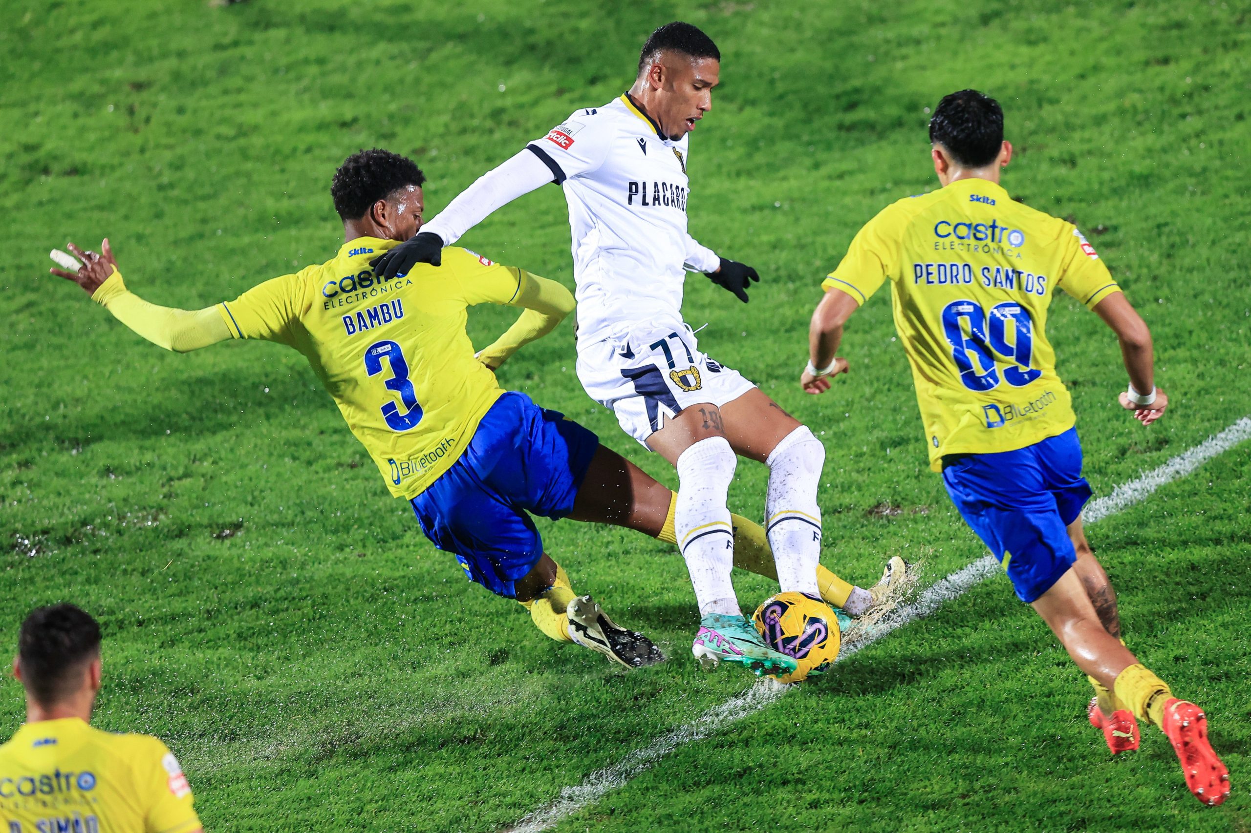 Arouca vence Famalicão na abertura da 23.ª jornada da I Liga