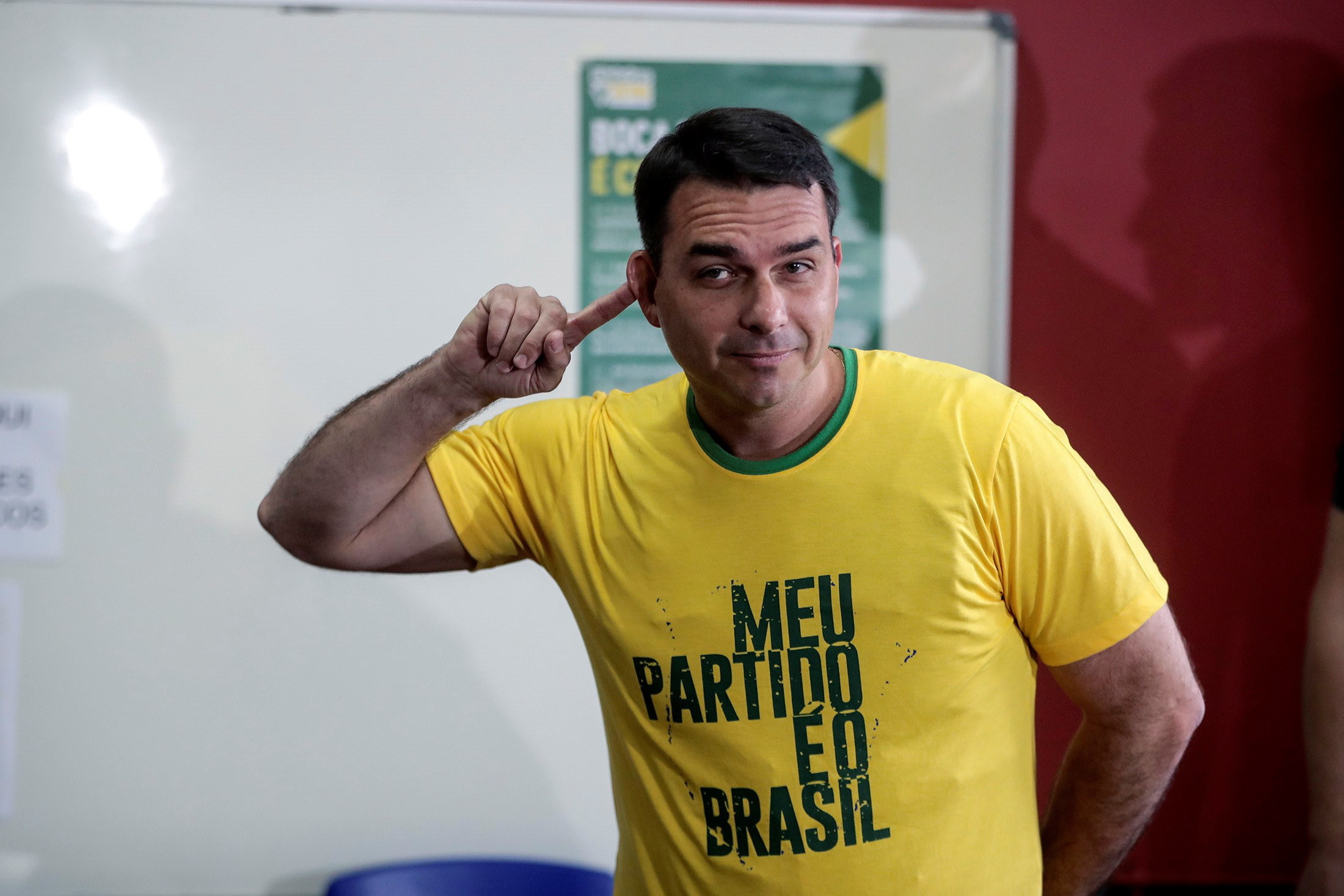 Filho de Bolsonaro reconhece a derrota. O pai Jair permanece em silêncio