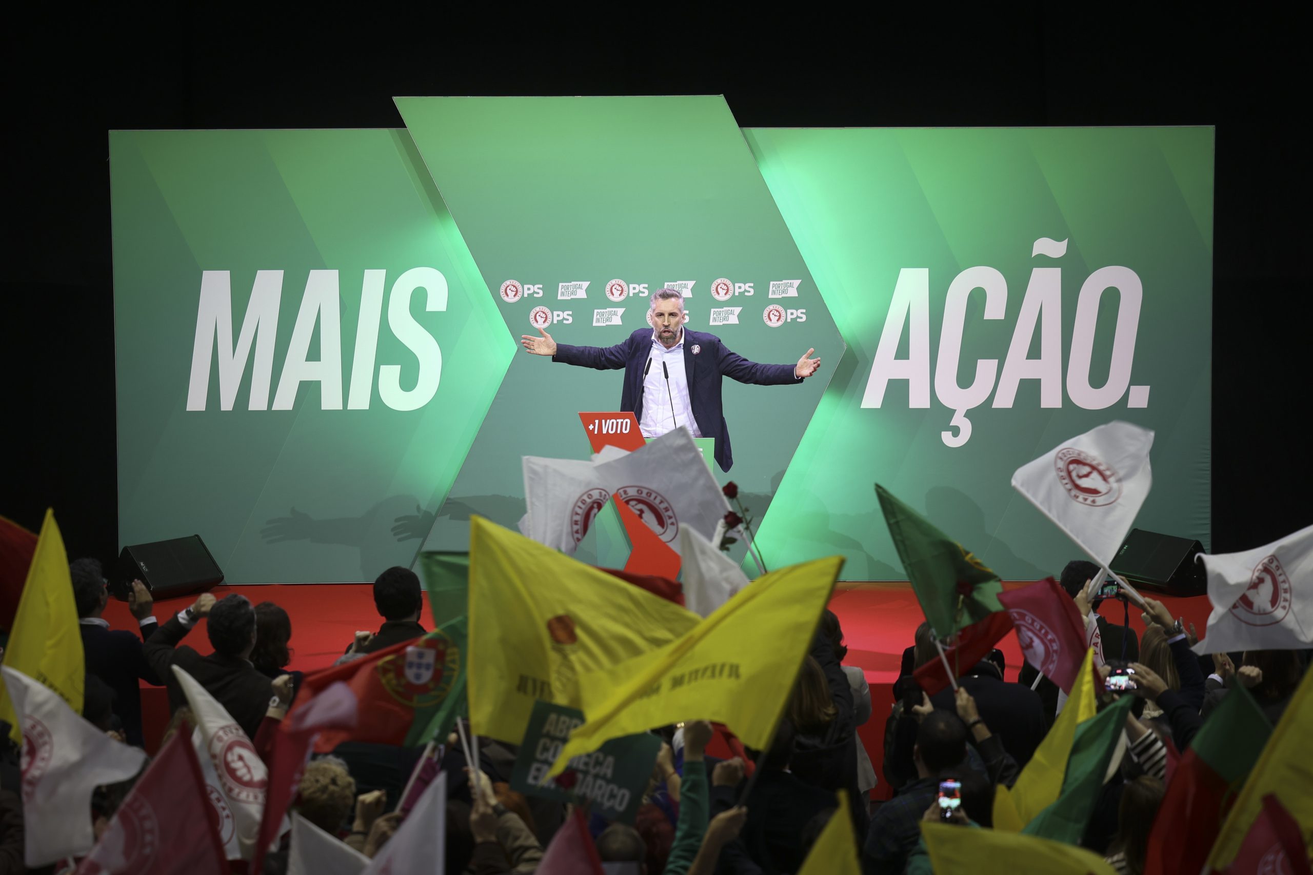 PS afirma que está “naturalmente disponível” para receber o Bloco de Esquerda