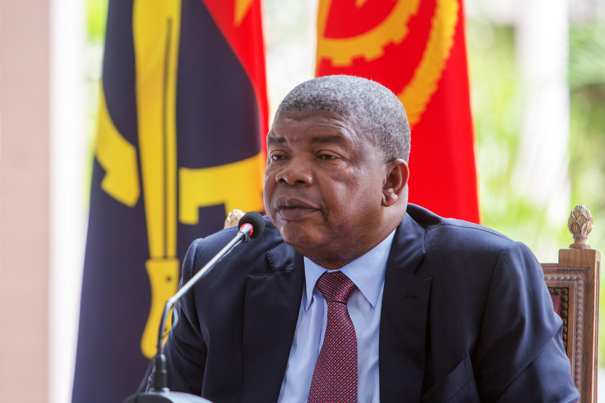 José Eduardo dos Santos deixa liderança do MPLA para João Lourenço em setembro