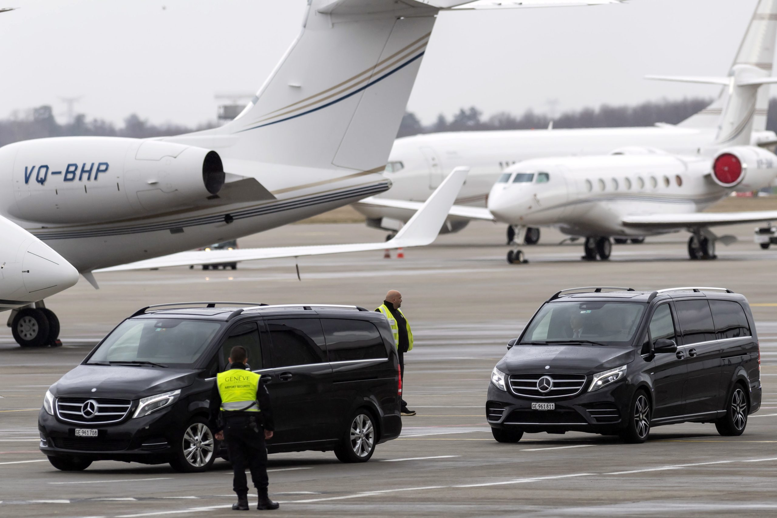 EUA colocam na “lista negra” 100 aviões russos, incluindo jato de Abramovich