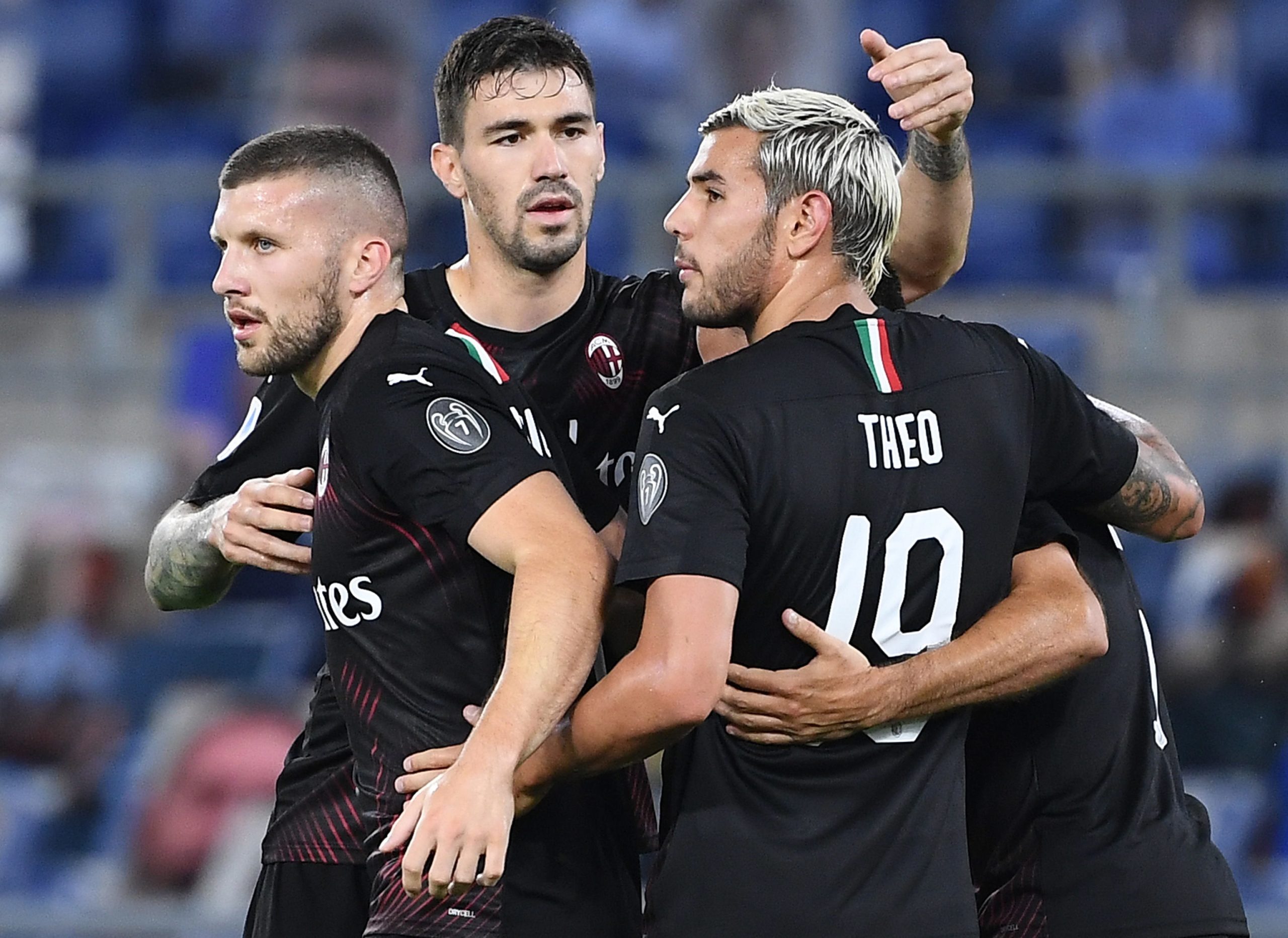 Lazio perde em casa com AC Milan e deixa fugir Juventus na liderança da Série A