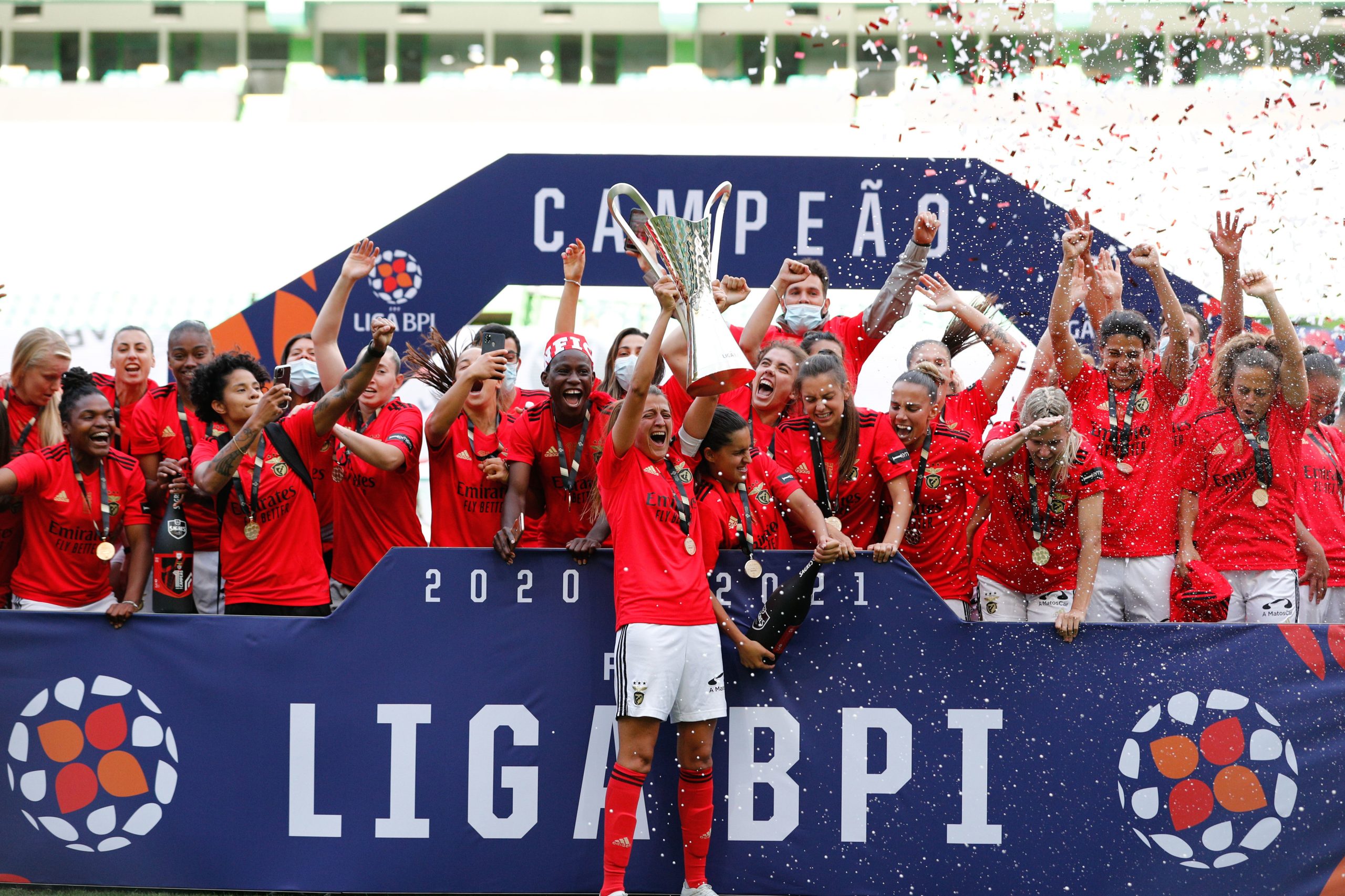 Benfica conquista campeonato de futebol feminino pela primeira vez