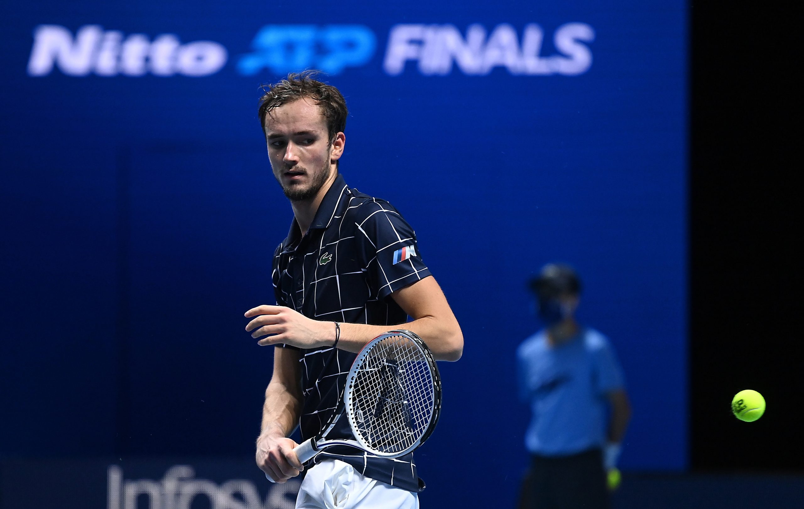 Medvedev repete triunfo frente a Zverev e obtém primeira vitória nas ATP Finals