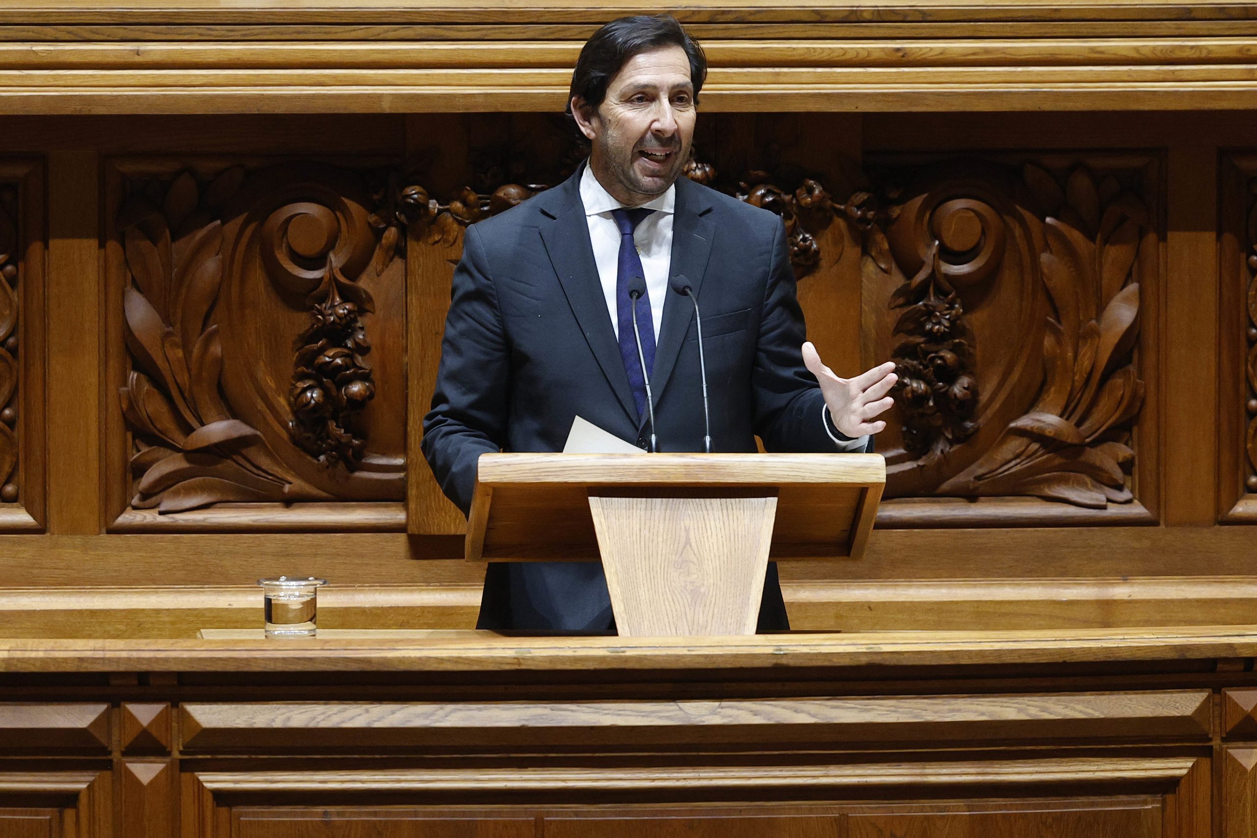 PSD confirma ao PS consenso para alta velocidade avançar mas partidos trocam acusações