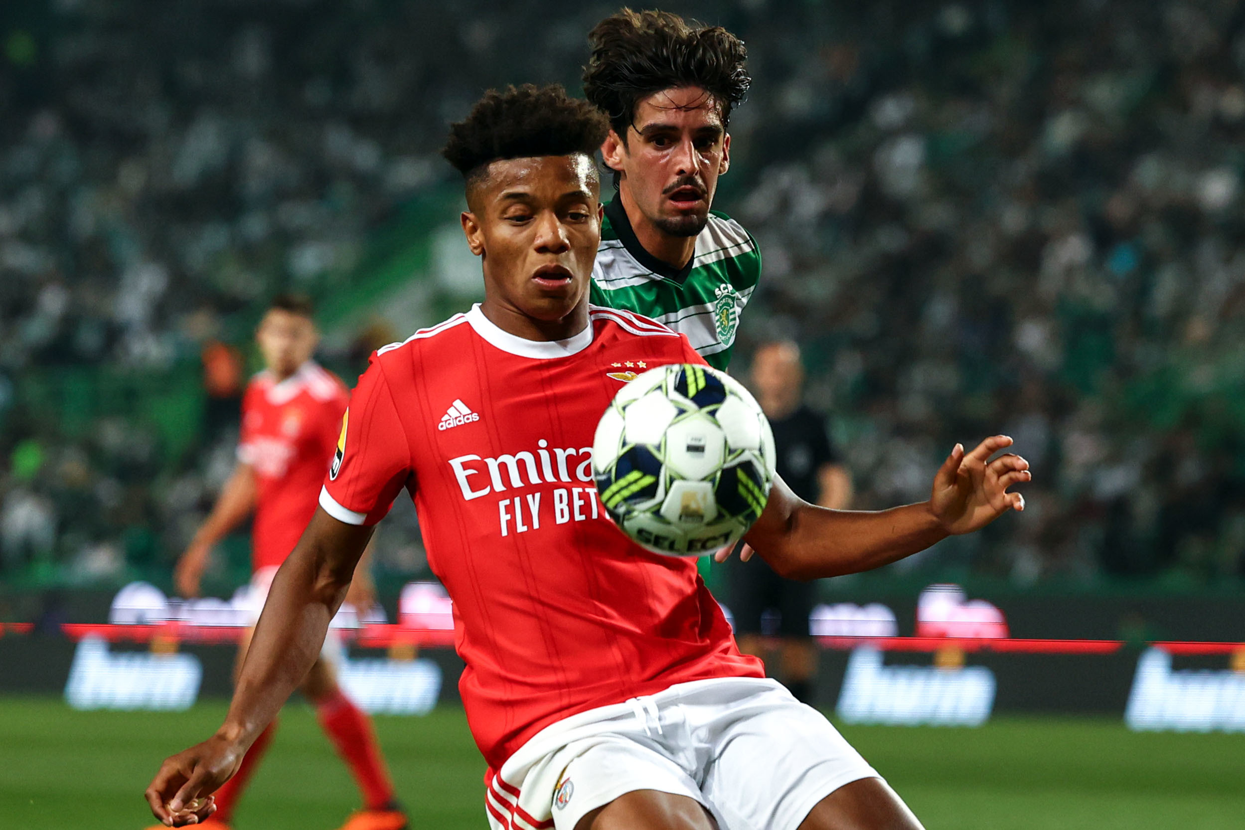 Empate entre Benfica e Sporting adia decisão do título e deixa ‘leões’ sem ‘Champions’