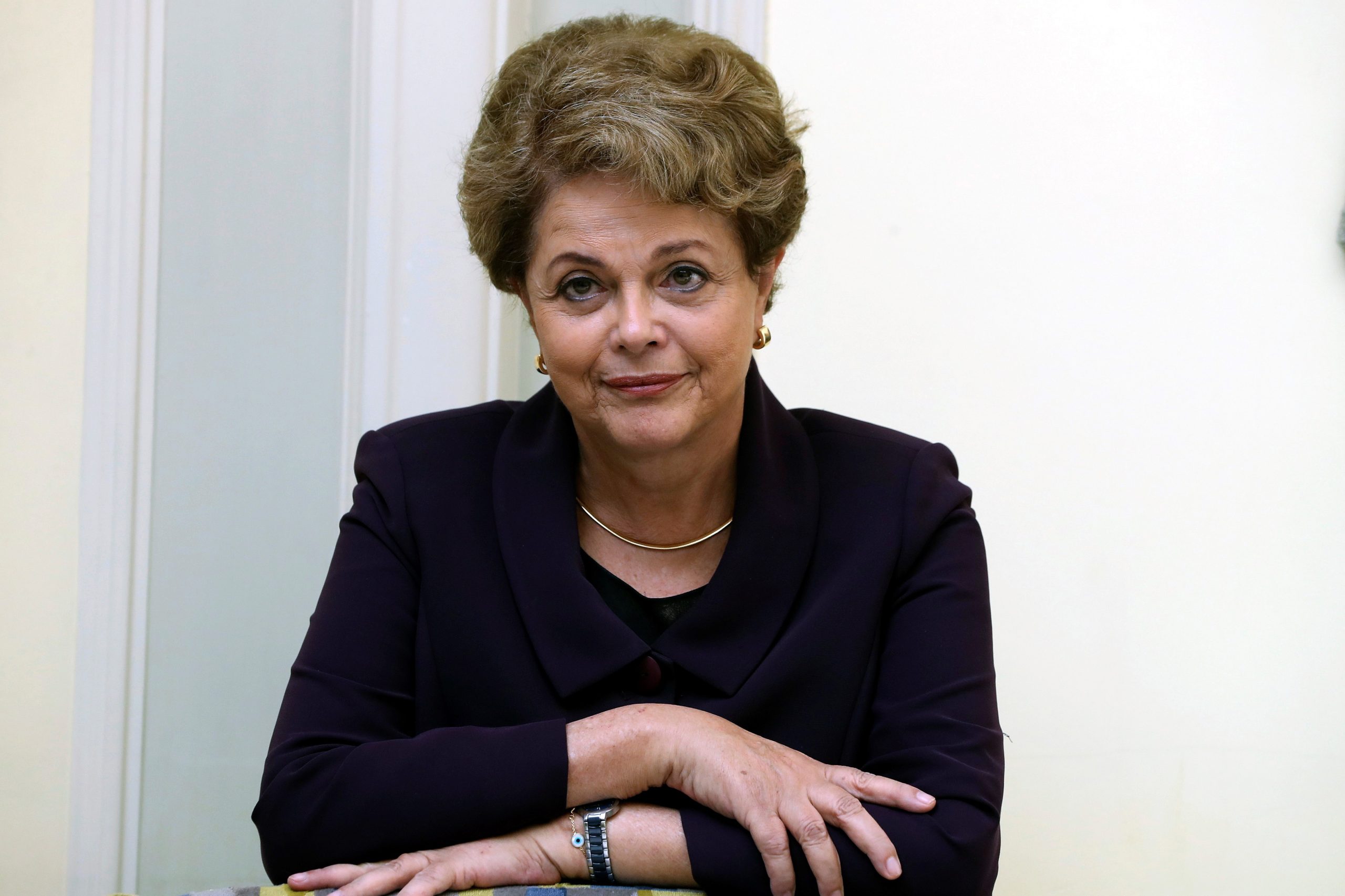 Ex-Presidente do Brasil Dilma Rousseff recebe alta após mal-estar