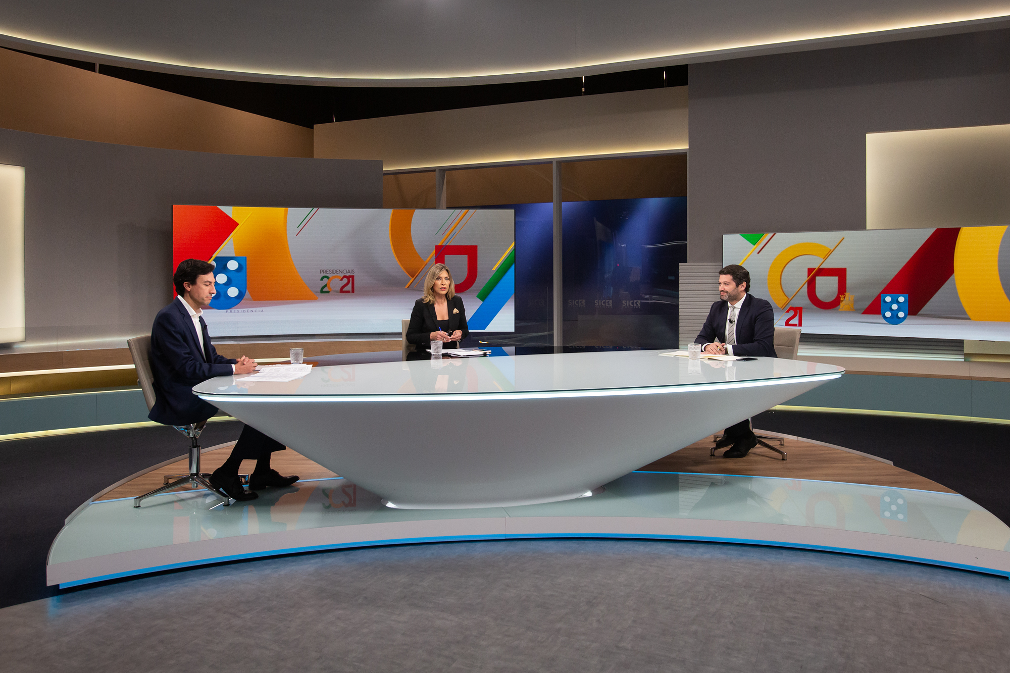 Do “troca-tintas” ao “travesti de direita”. Num debate onde não se falou de Marcelo, Mayan e Ventura esbateram diferenças