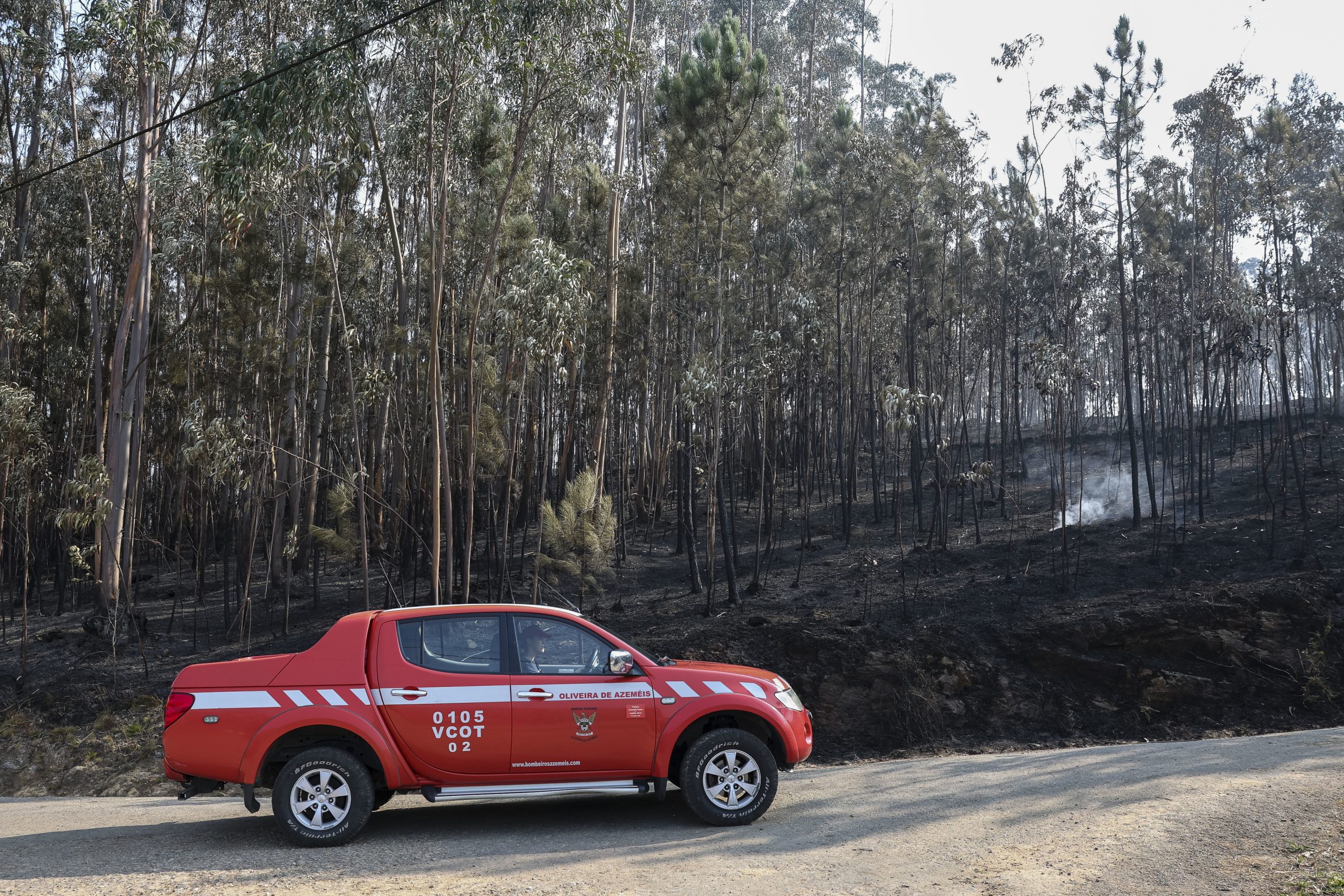 Incêndio em Ponte da Barca: camião de bombeiros capota na A3 a caminho do fogo