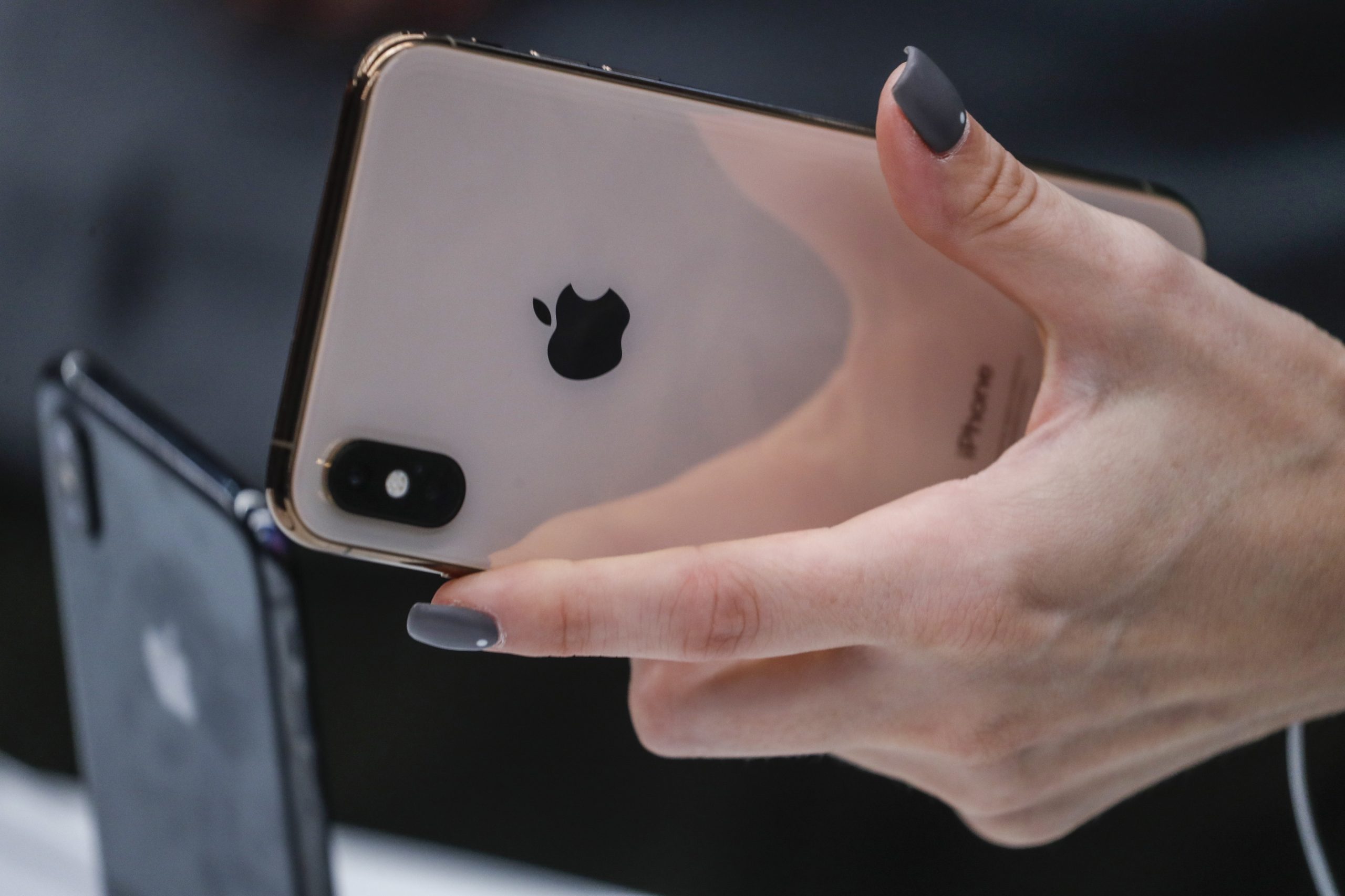 Tribunal chinês proíbe Apple de vender alguns modelos de iPhone