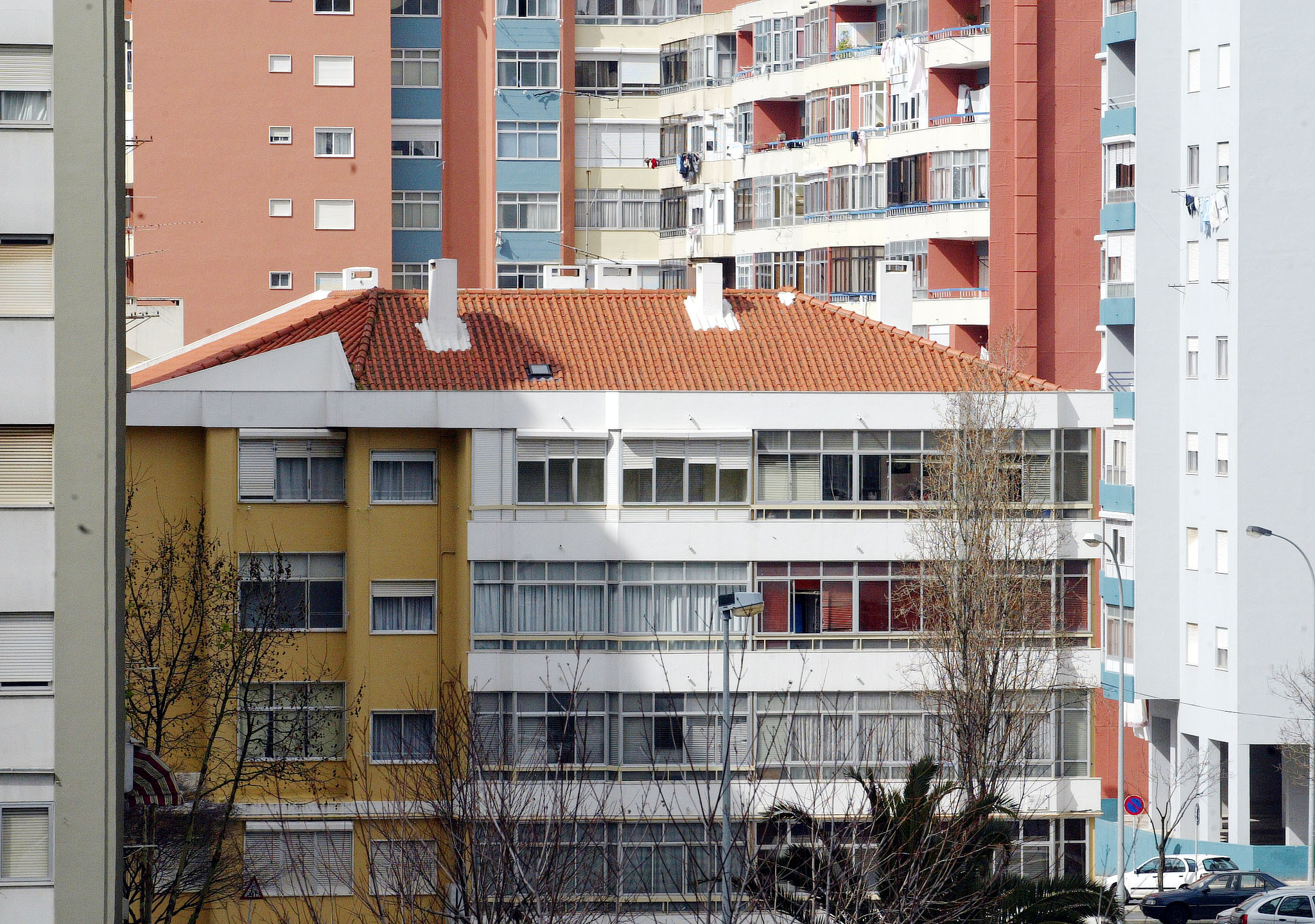 Novo crédito à habitação cai em junho após máximo de quase um ano em maio