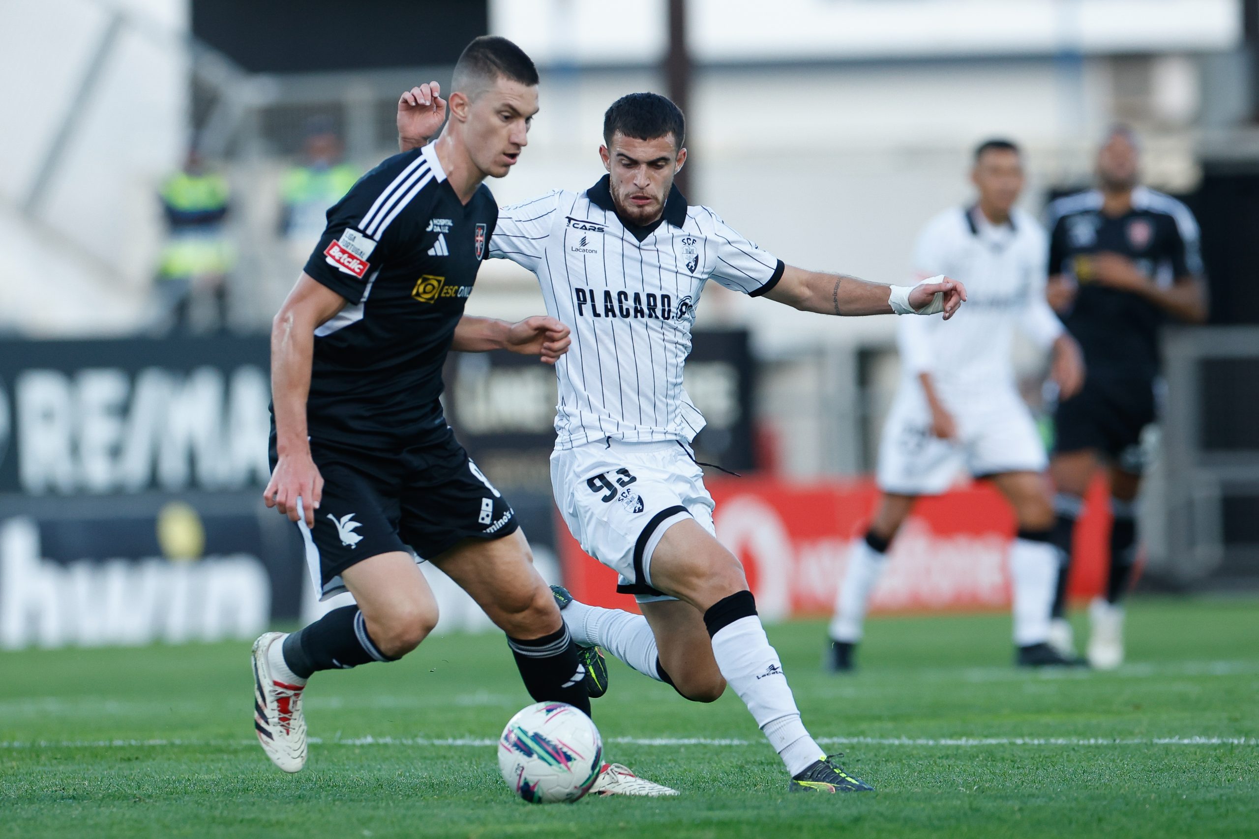 Farense e Casa Pia empatam sem golos em Faro