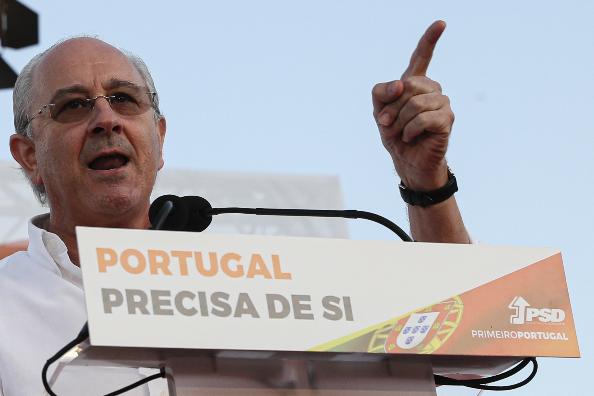 Rui Rio faz rimas para o PS, quer sistema de “melhores salários” e assume “guerra pela descentralização”