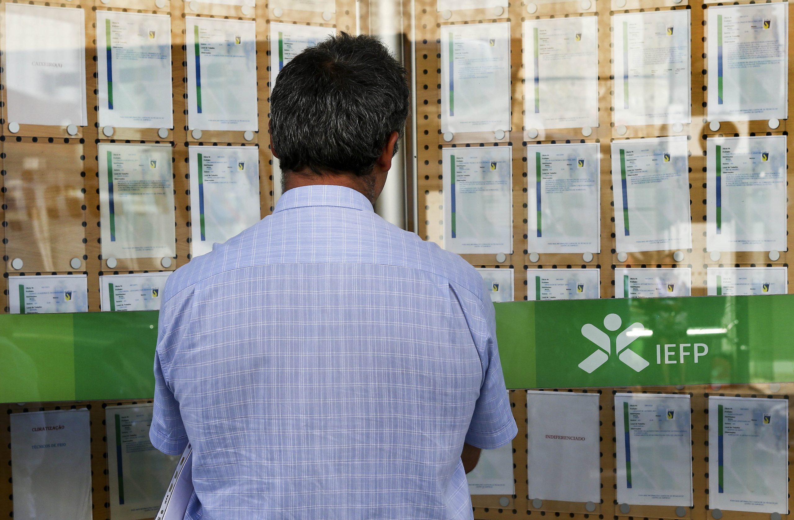 Portugal e Espanha foram os países da OCDE onde o desemprego mais desceu em dezembro