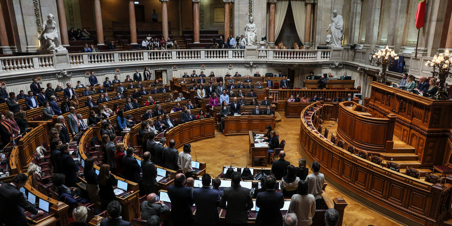 Eutanásia: Presidente do parlamento da Madeira pede ao PR que vete diploma