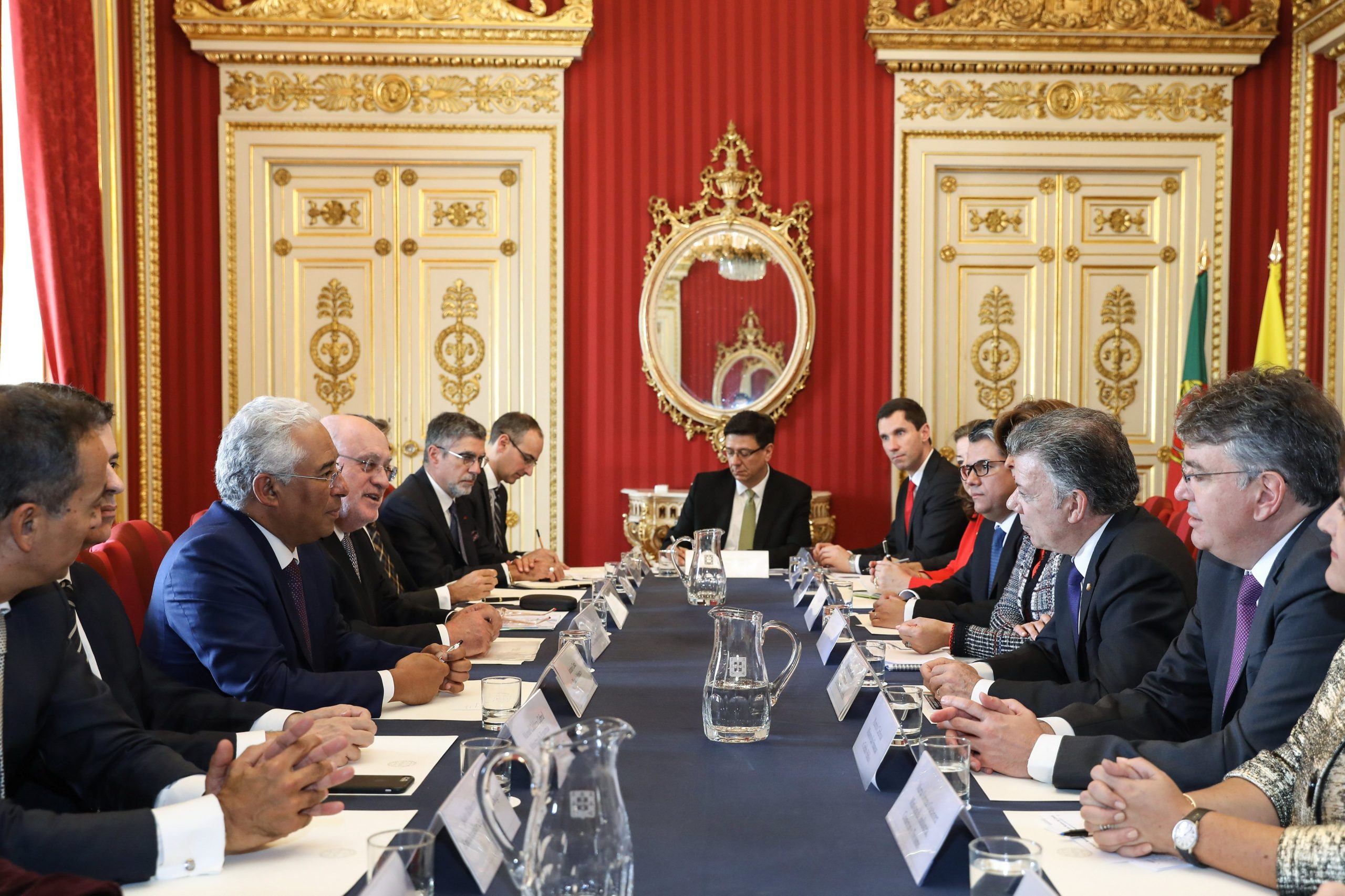 Costa salienta estabilidade política nas relações entre Portugal e Colômbia