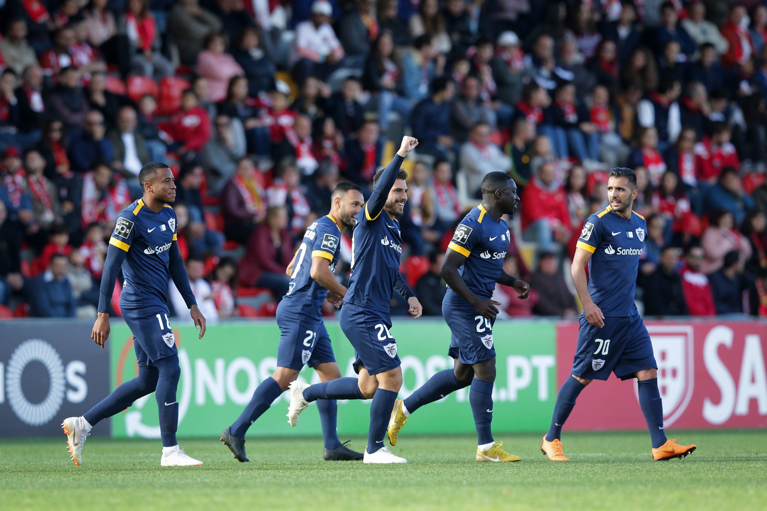 Santa Clara sobe ao quarto lugar ao vencer no terreno do Desportivo das Aves