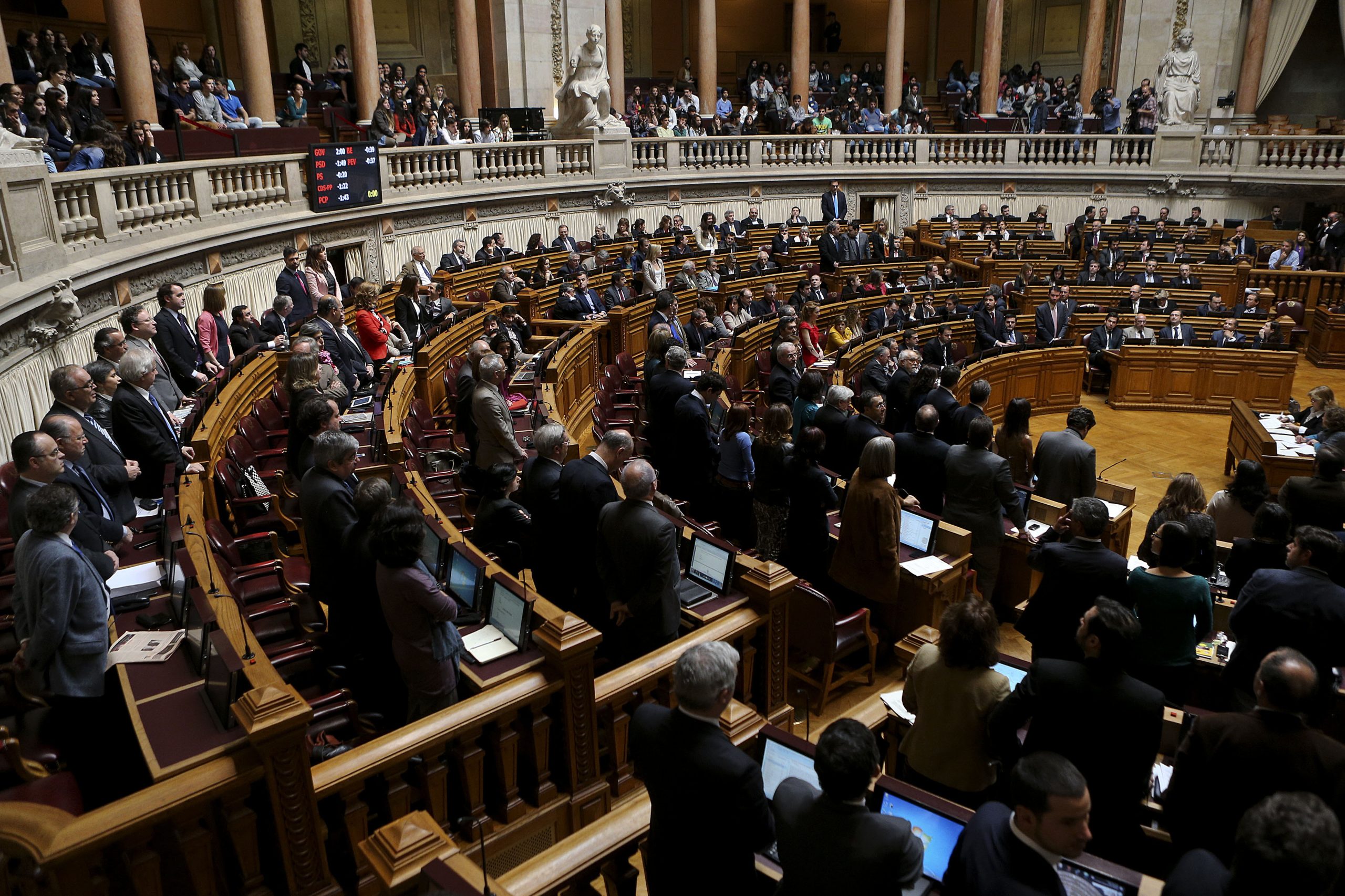 Petição sobre alegadas adoções ilegais pela IURD aceite no parlamento