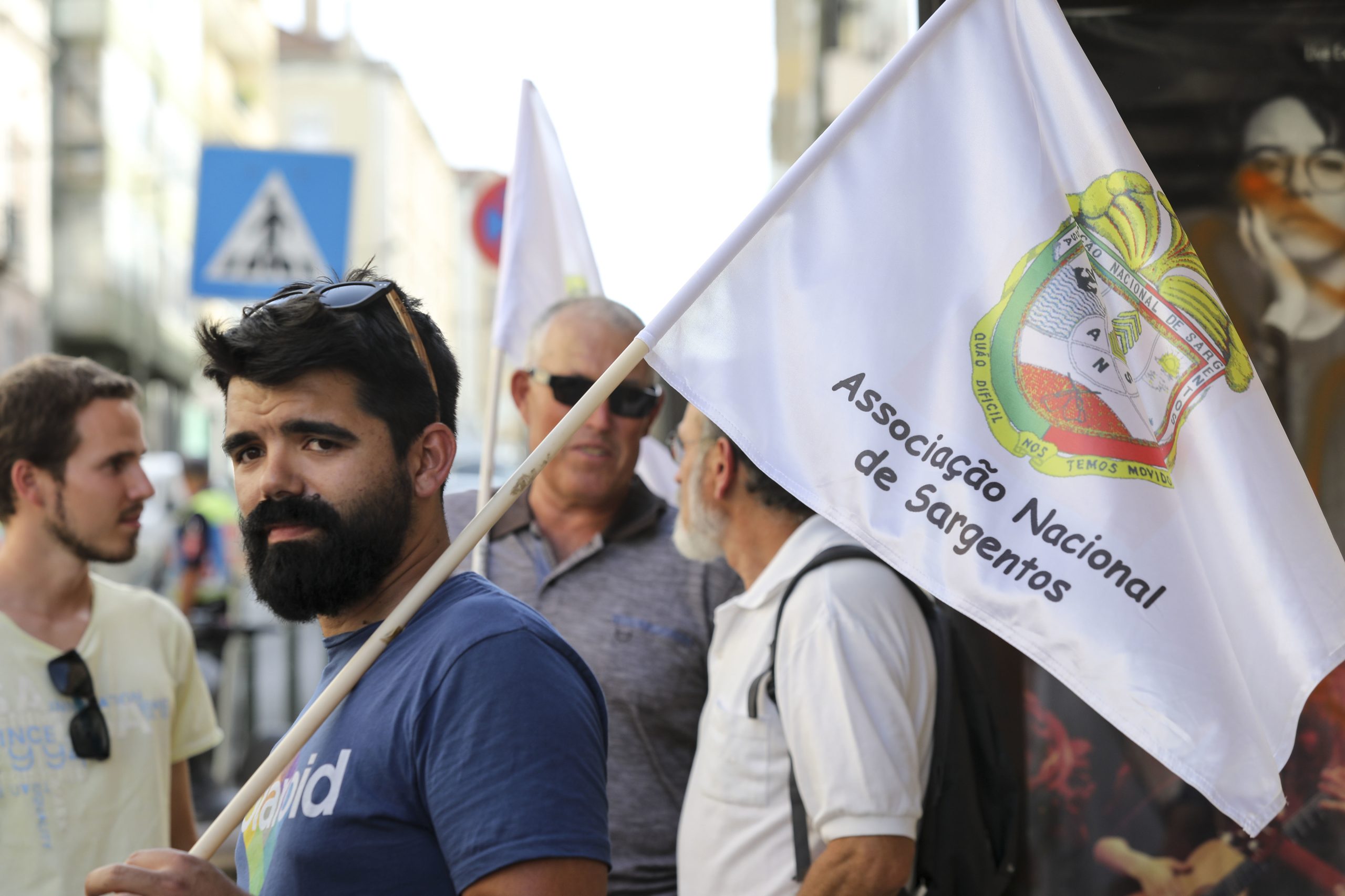 Sargentos pedem que orçamento suplementar contemple “aspirações”